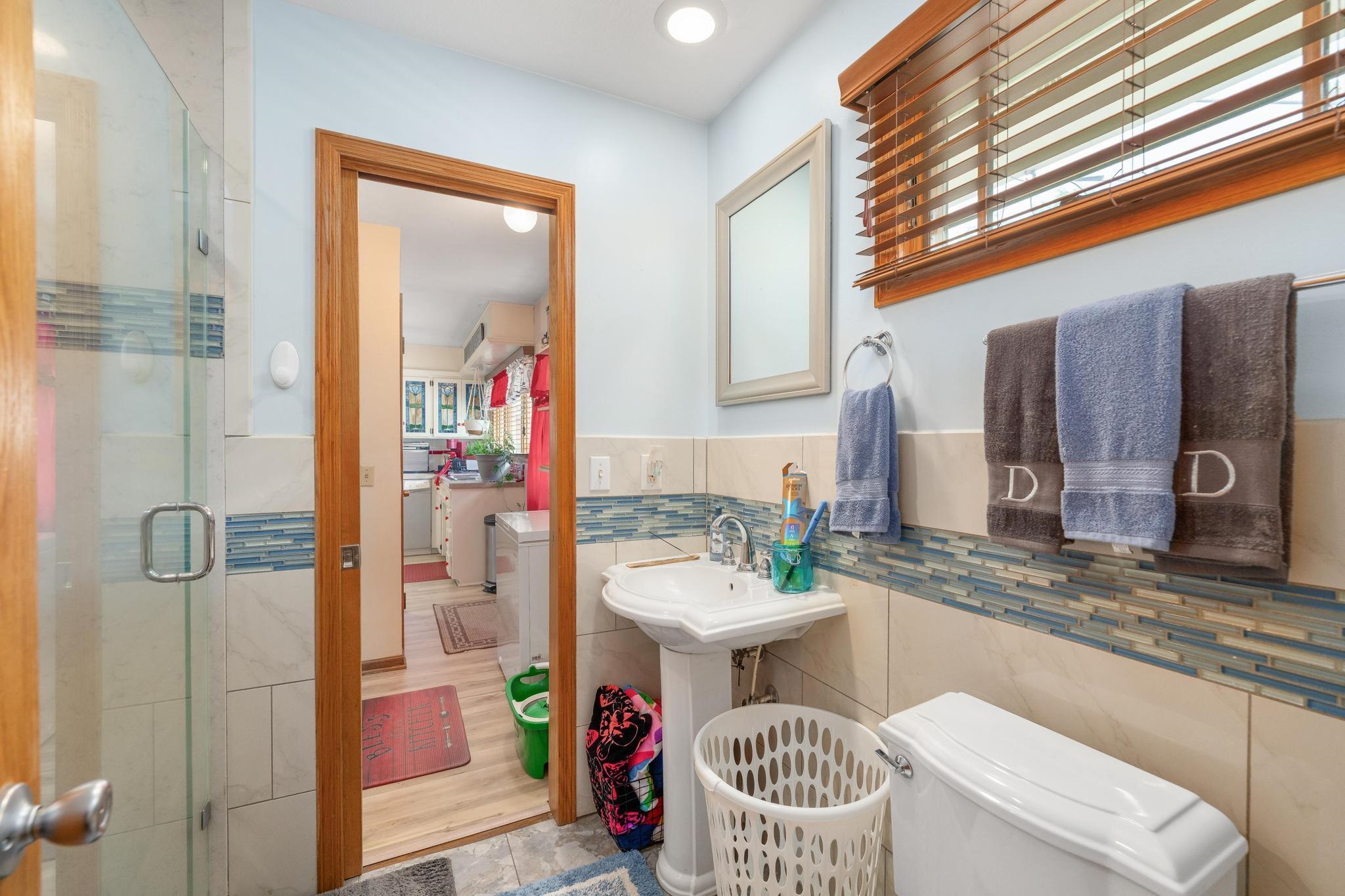 2332 N Richmond Property Photo 18