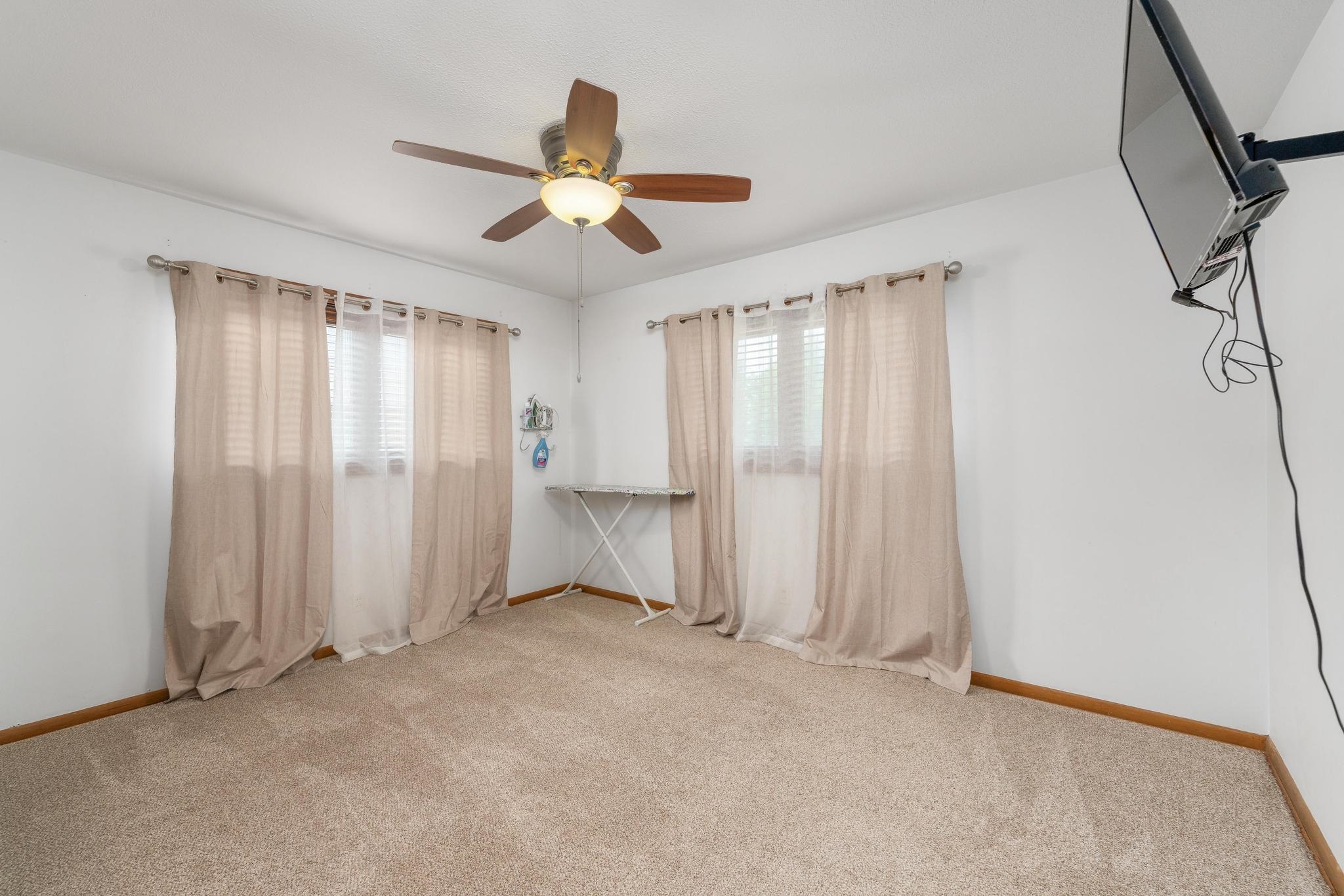 2332 N Richmond Property Photo 19