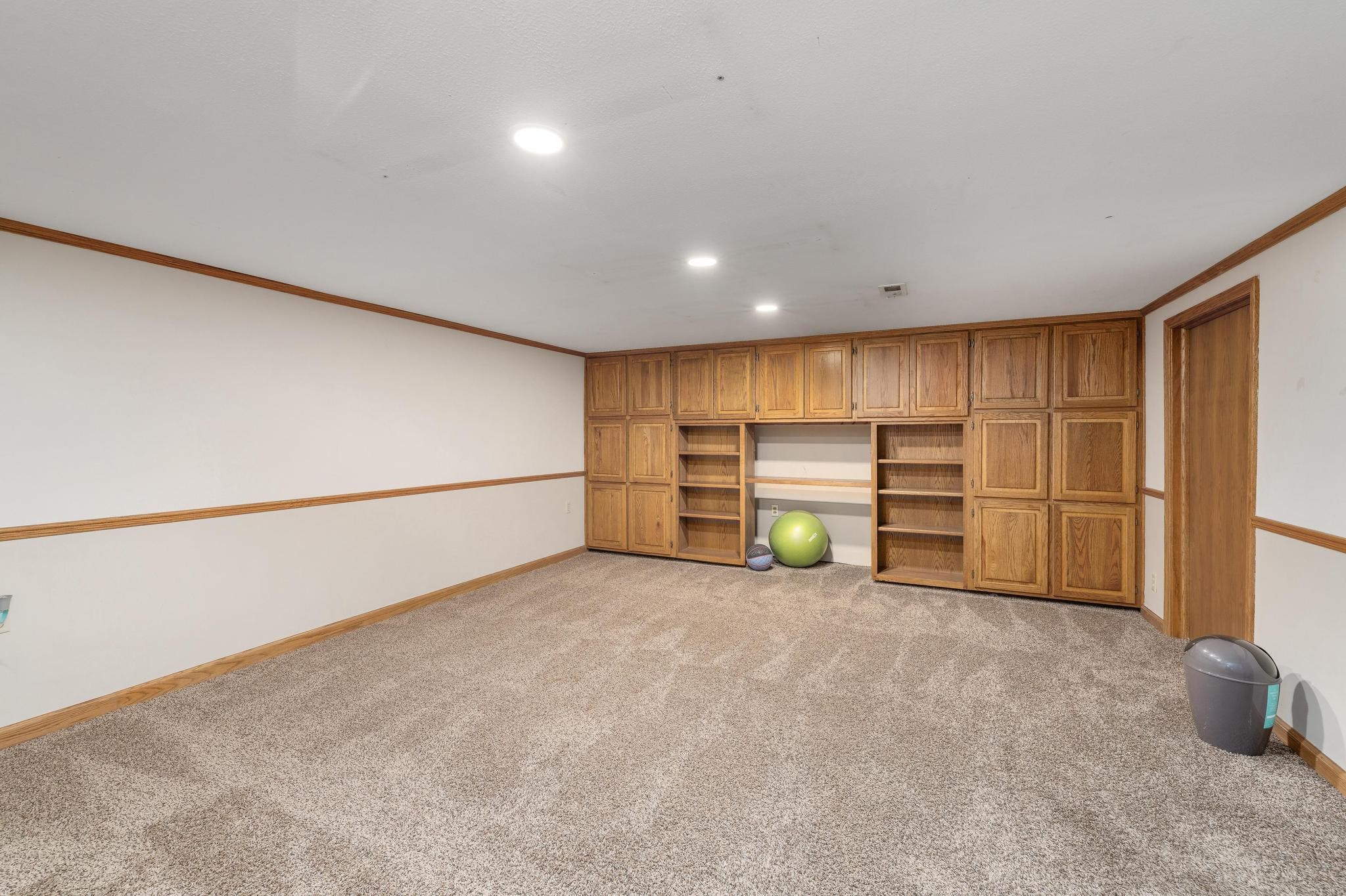 2332 N Richmond Property Photo 23