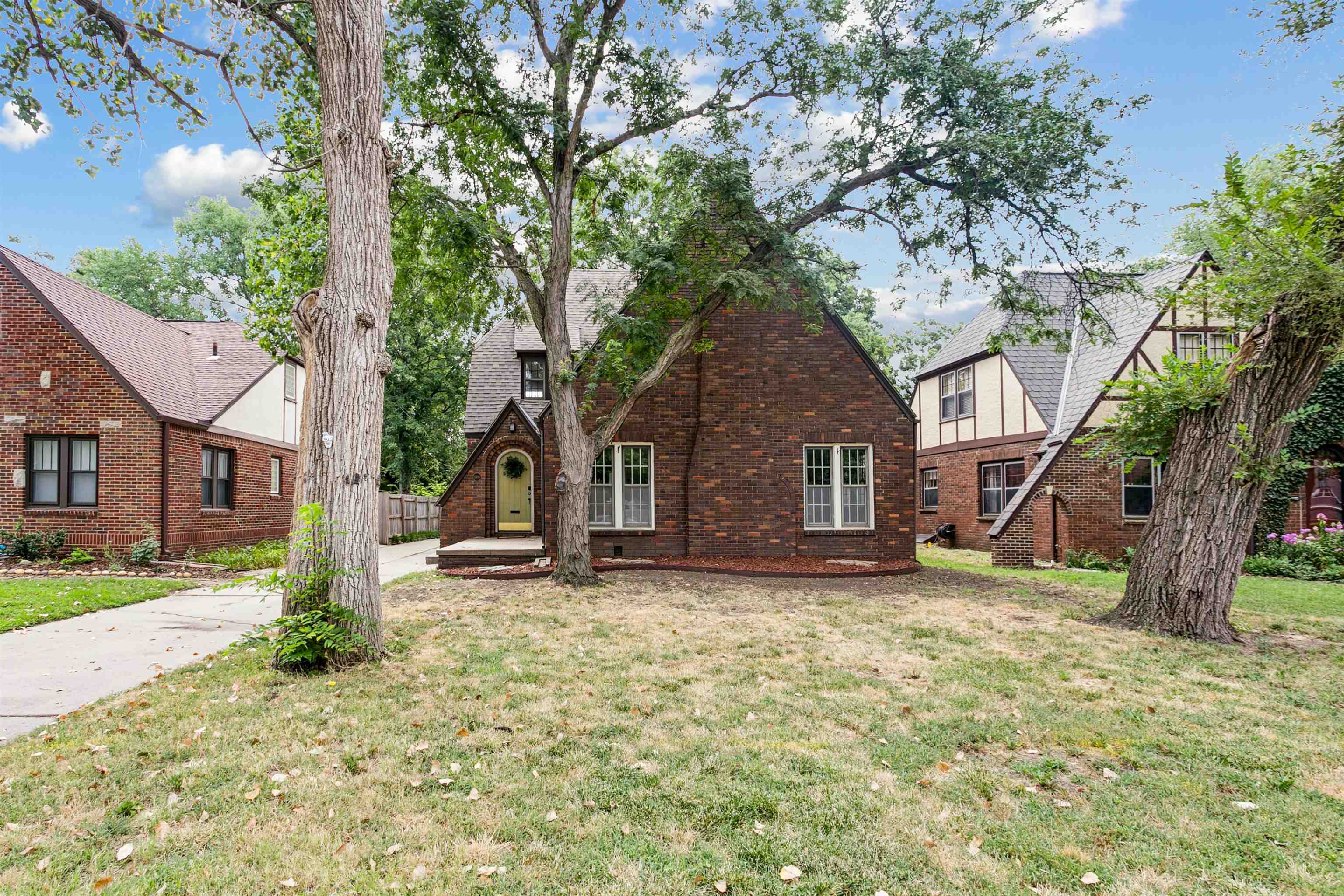 1506 N Woodrow Ave Property Photo 3