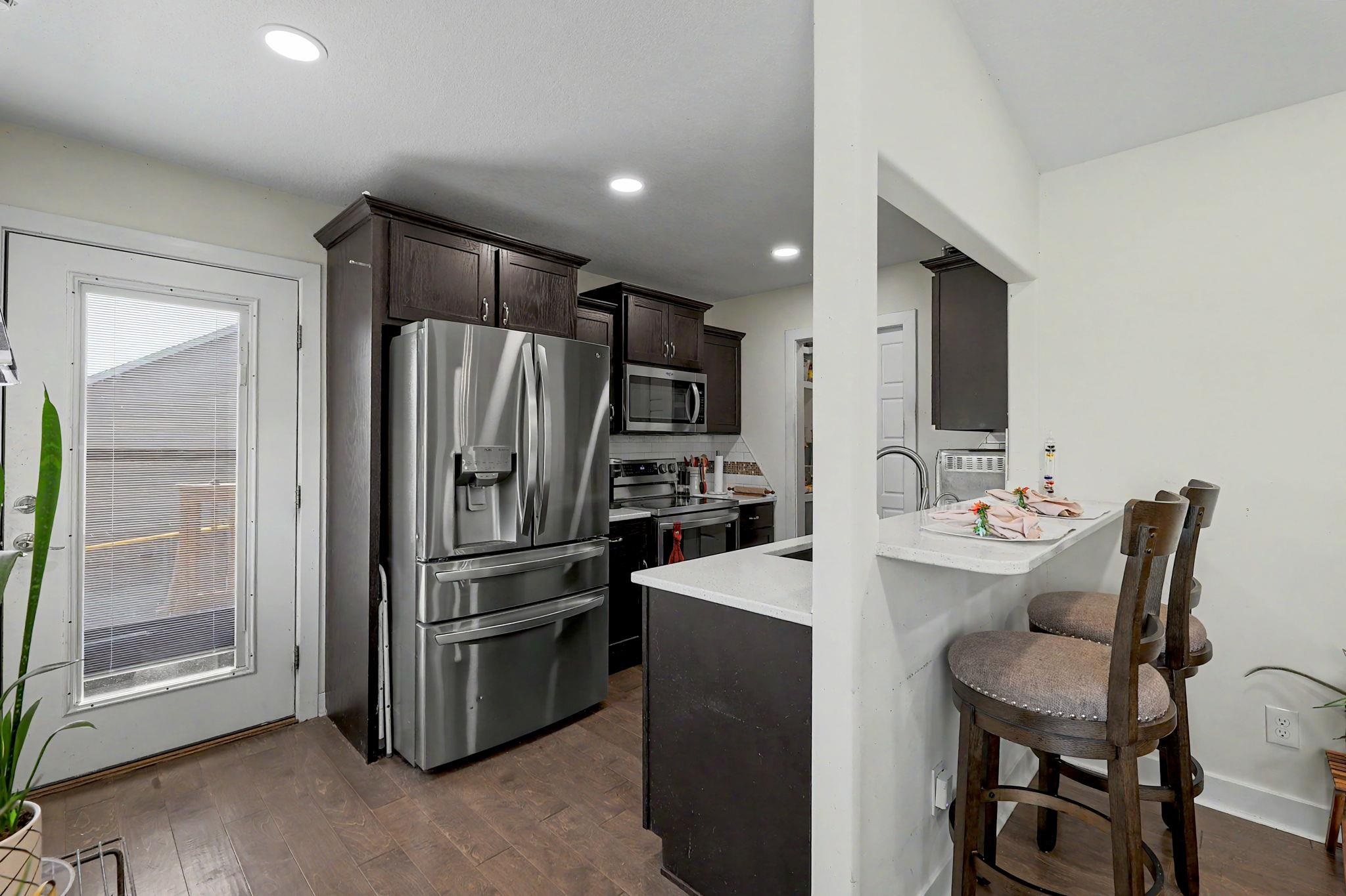 744 N Wakefield Ave. Property Photo 6