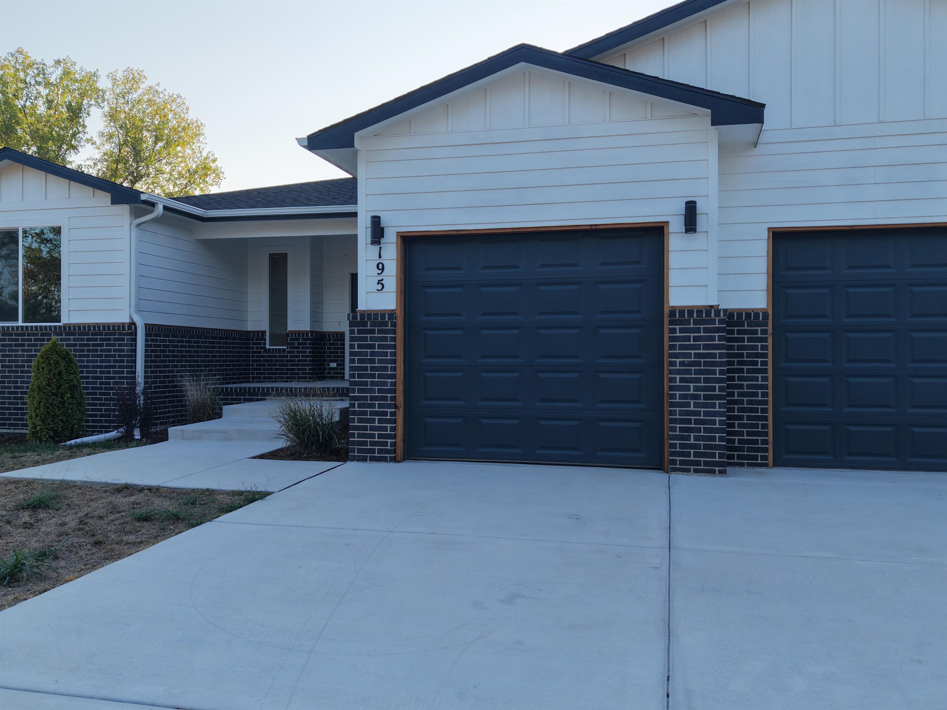 195 S Arbor Valley Way Property Photo 2