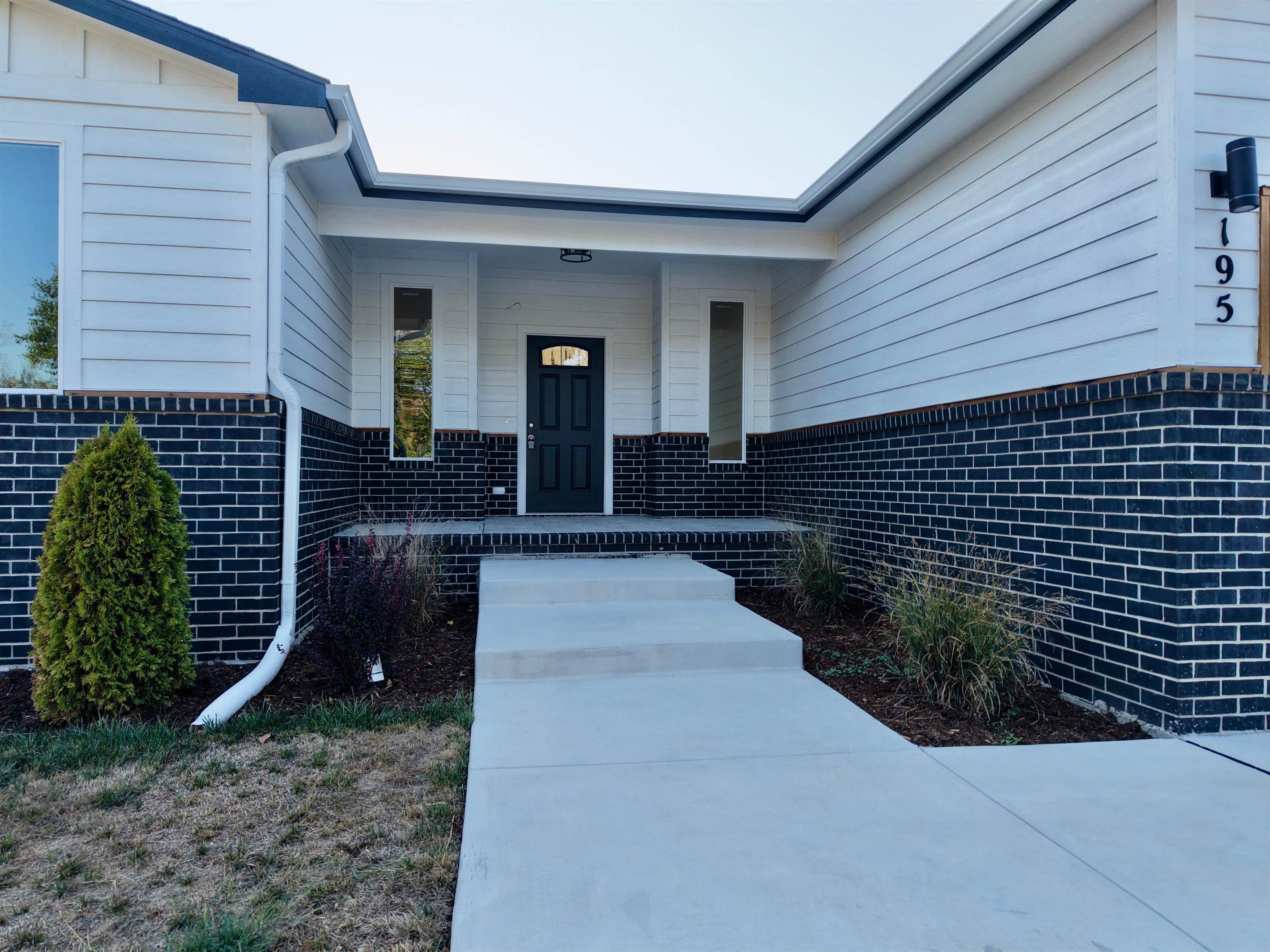 195 S Arbor Valley Way Property Photo 3