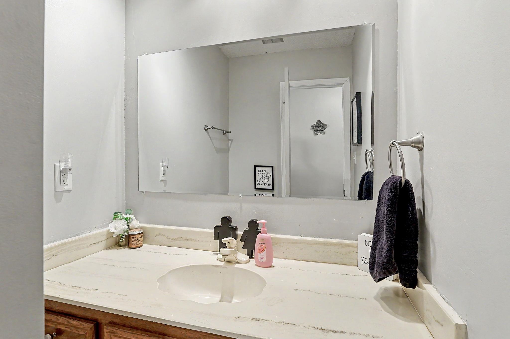 1224 N Armstrong Ct. Property Photo 16