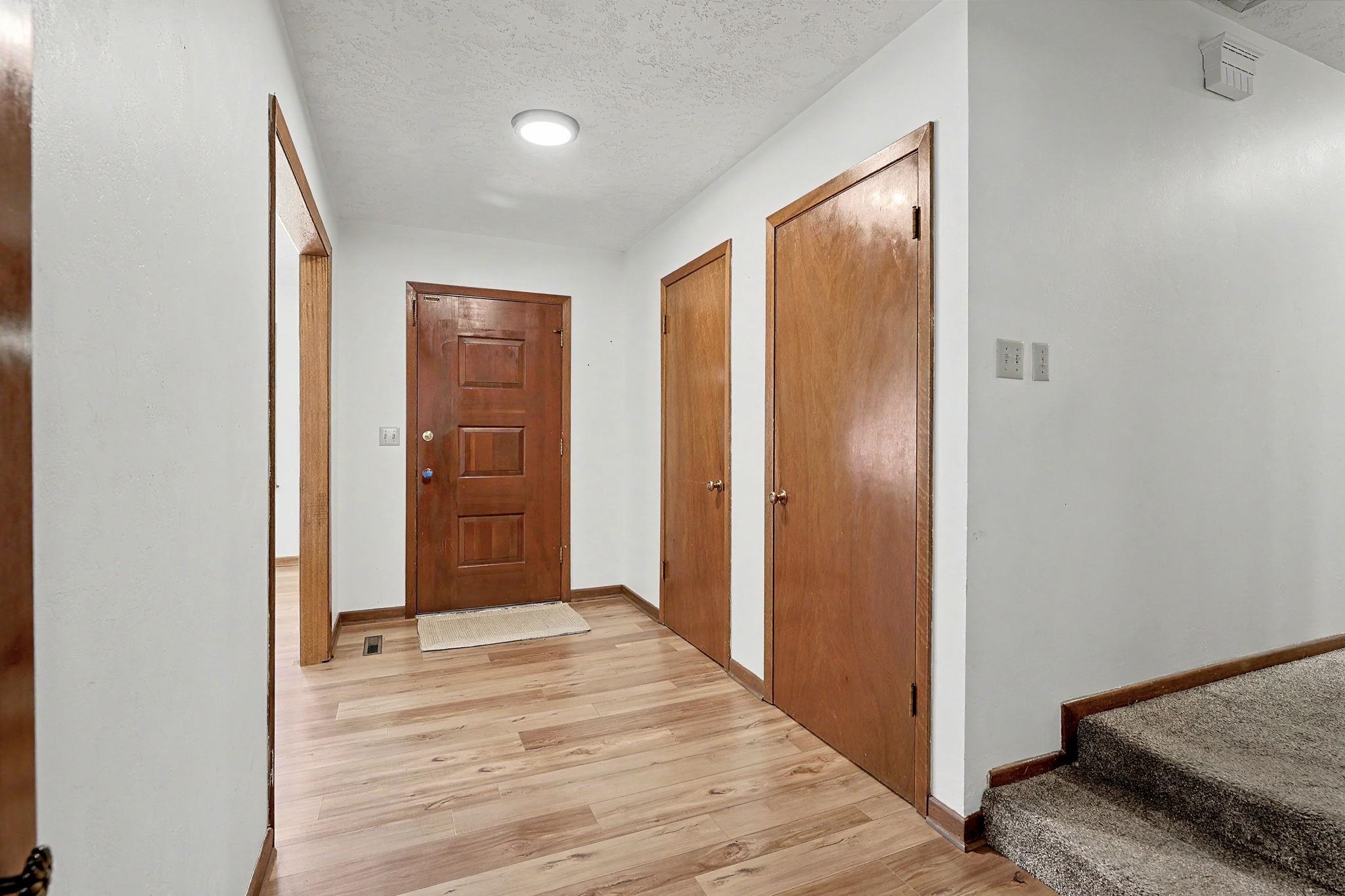 2033 N Gow Property Photo 2