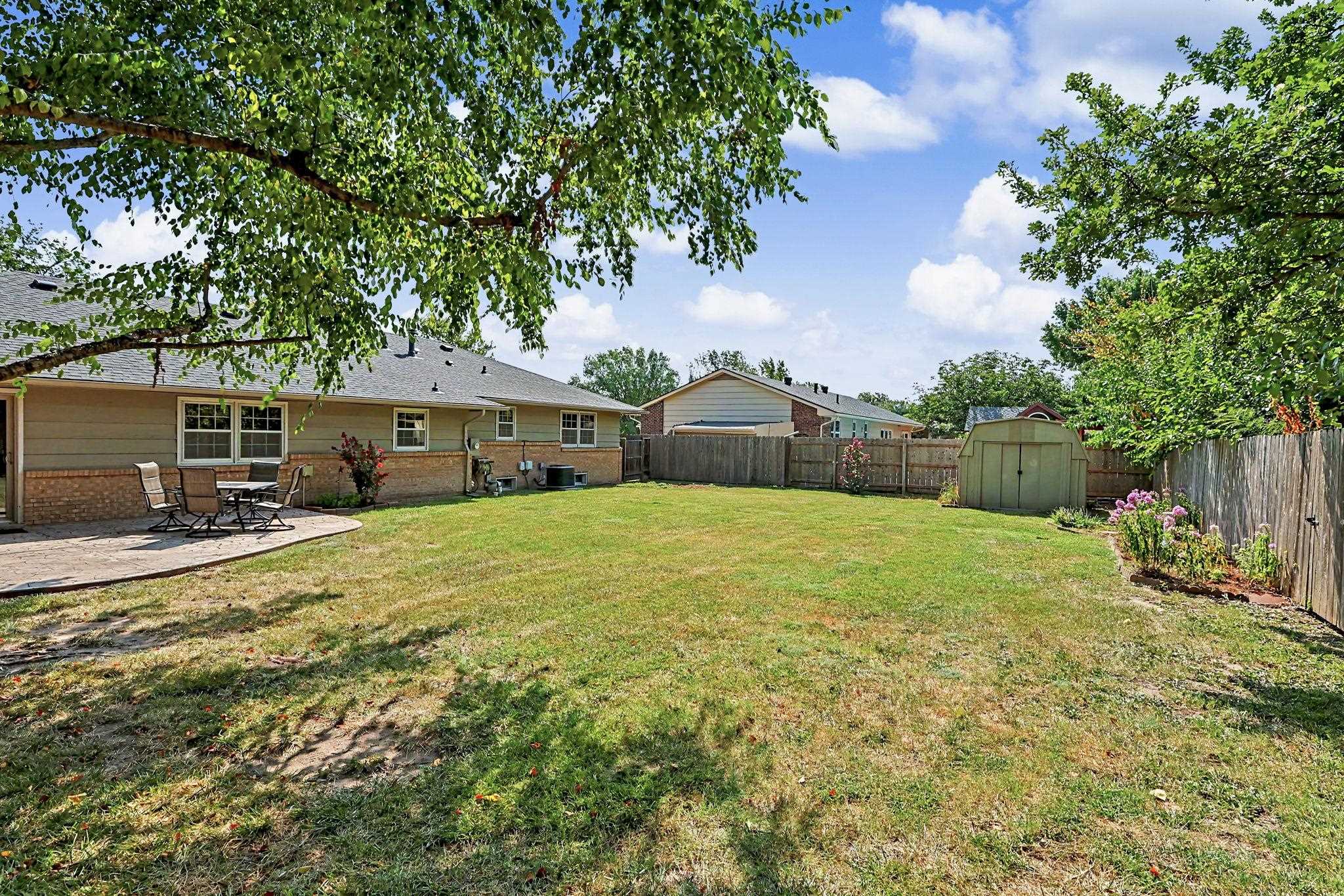 2033 N Gow Property Photo 21