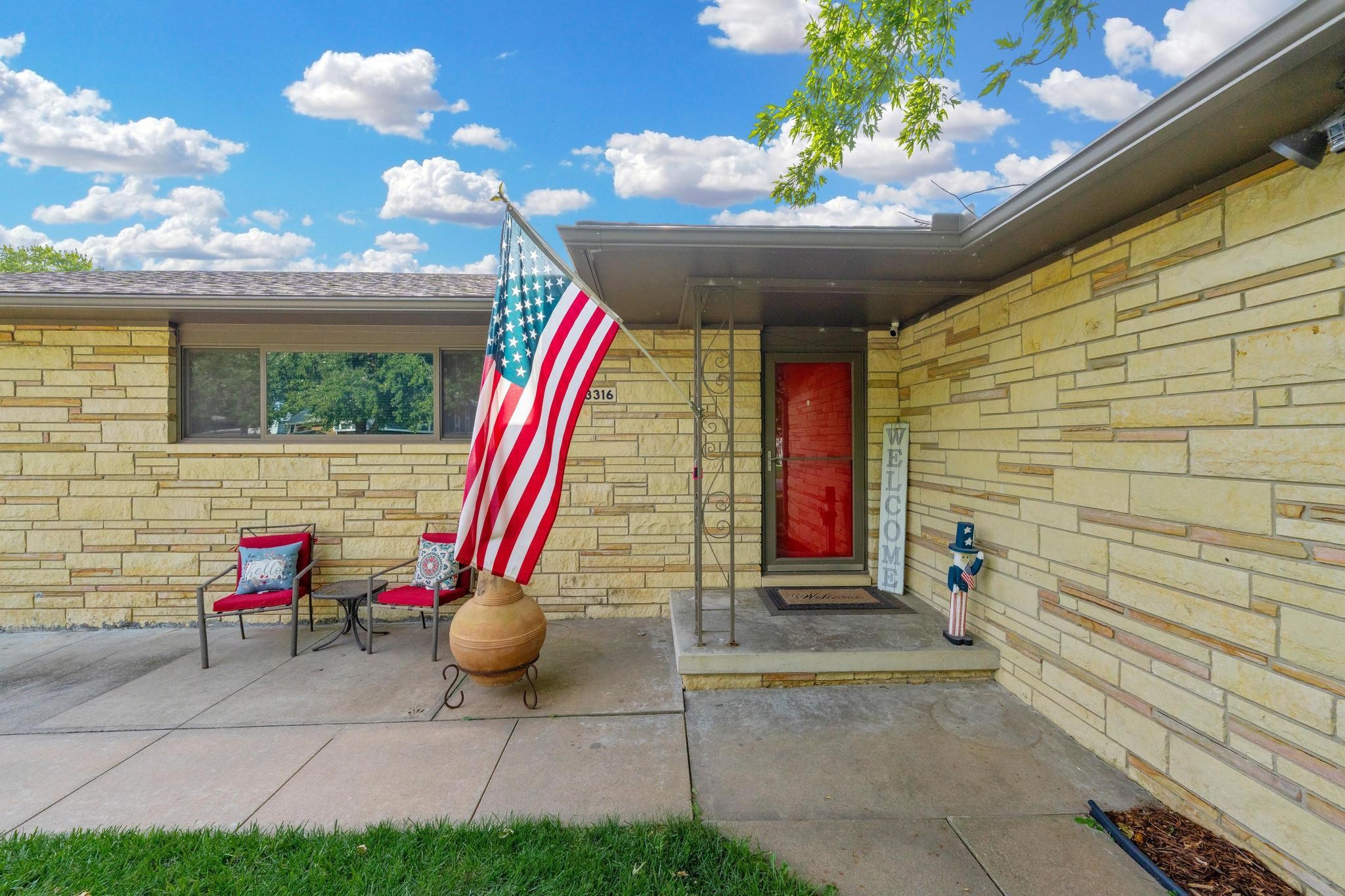 3316 N Clarence Property Photo 1