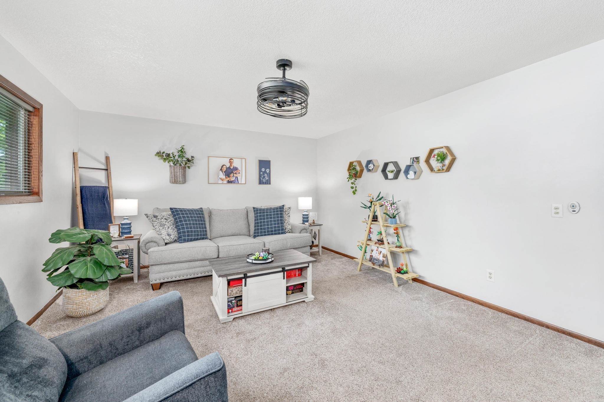 3316 N Clarence Property Photo 4