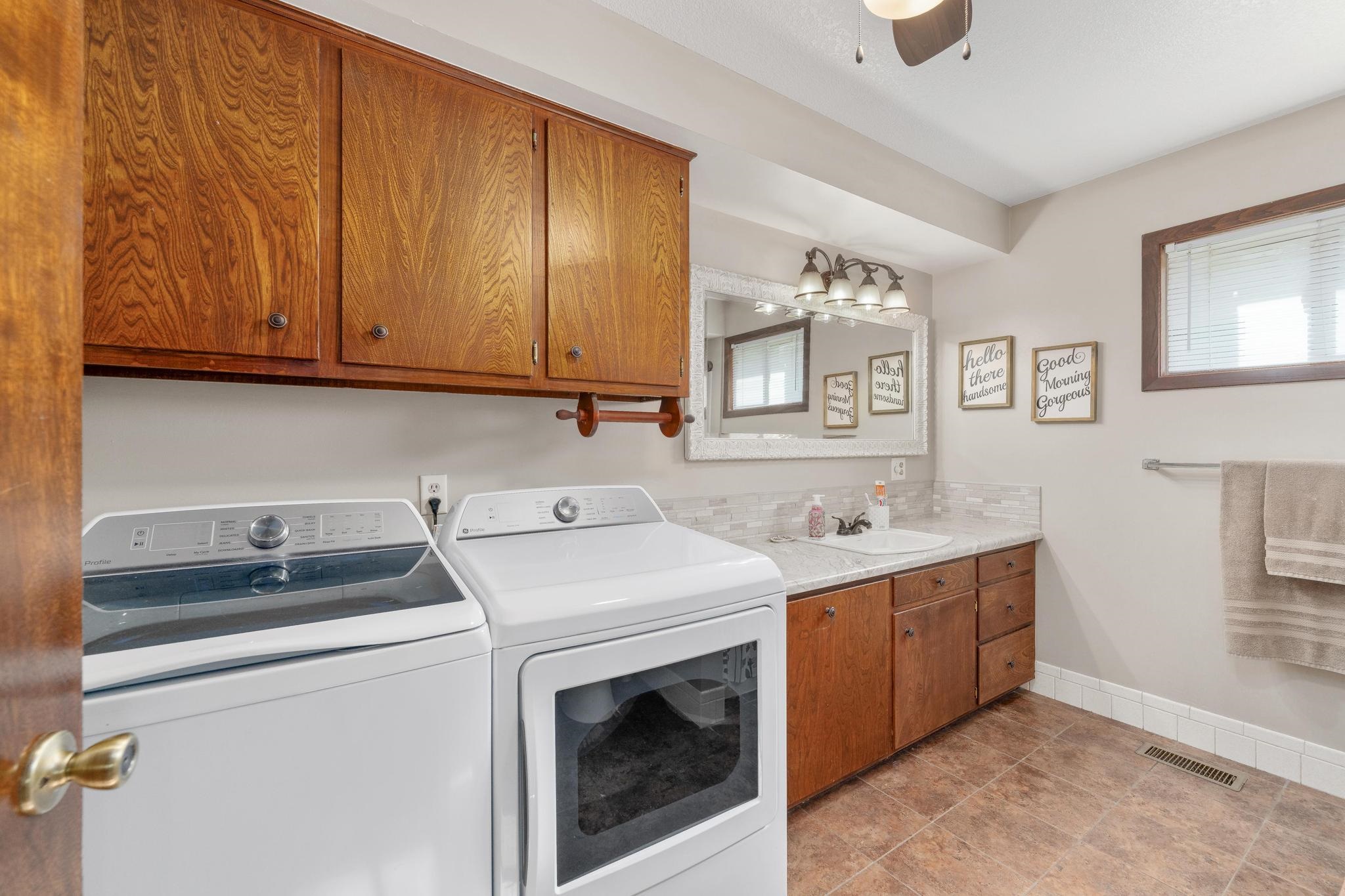 3316 N Clarence Property Photo 12