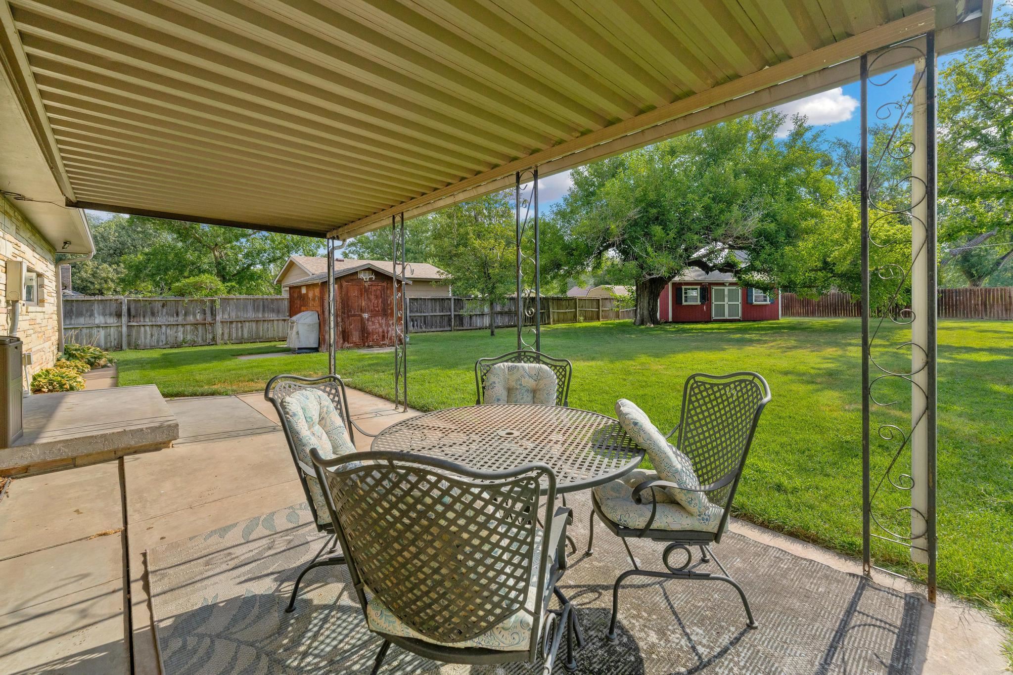 3316 N Clarence Property Photo 14