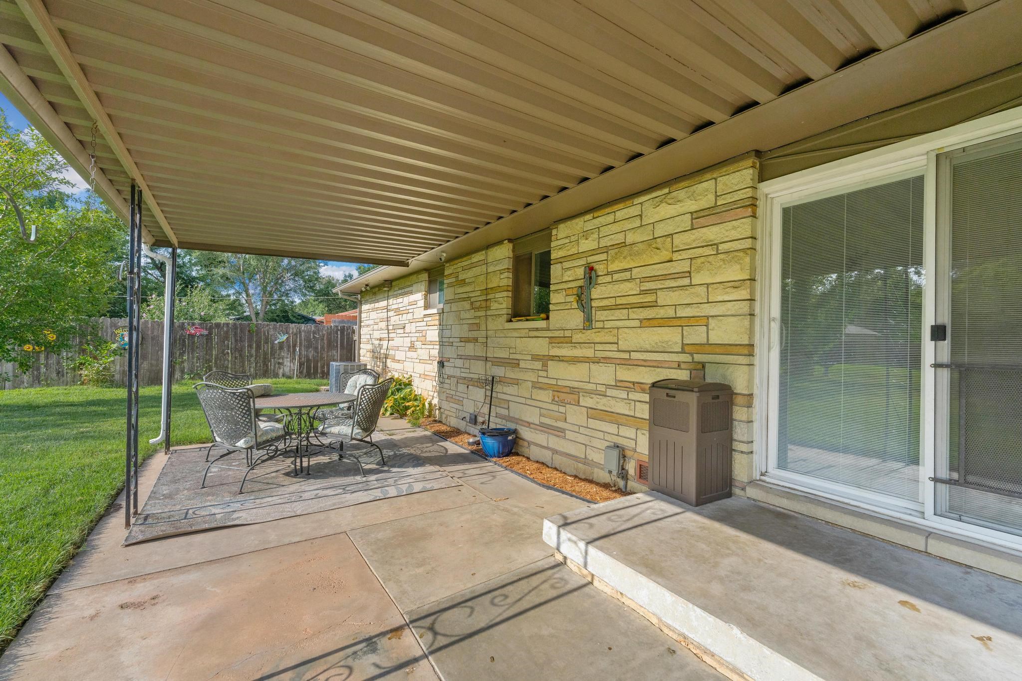 3316 N Clarence Property Photo 15