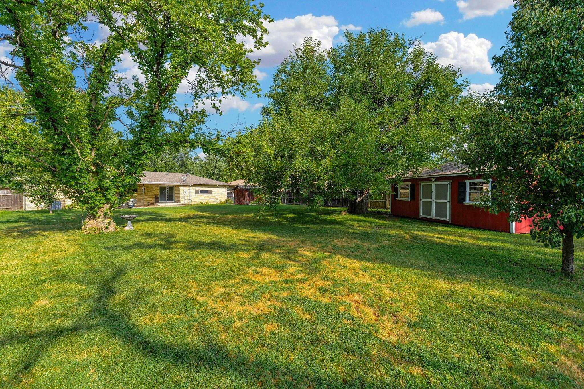 3316 N Clarence Property Photo 20