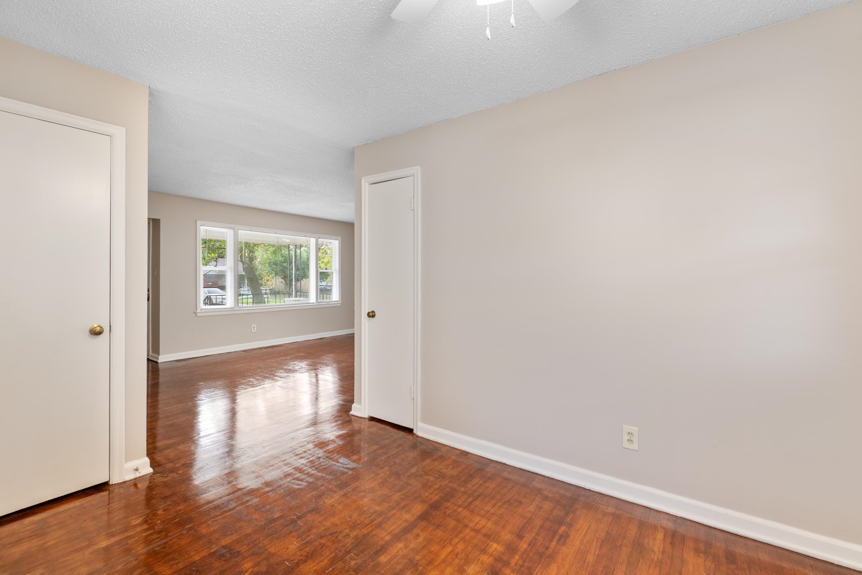 901 S Drury Lane Property Photo 10