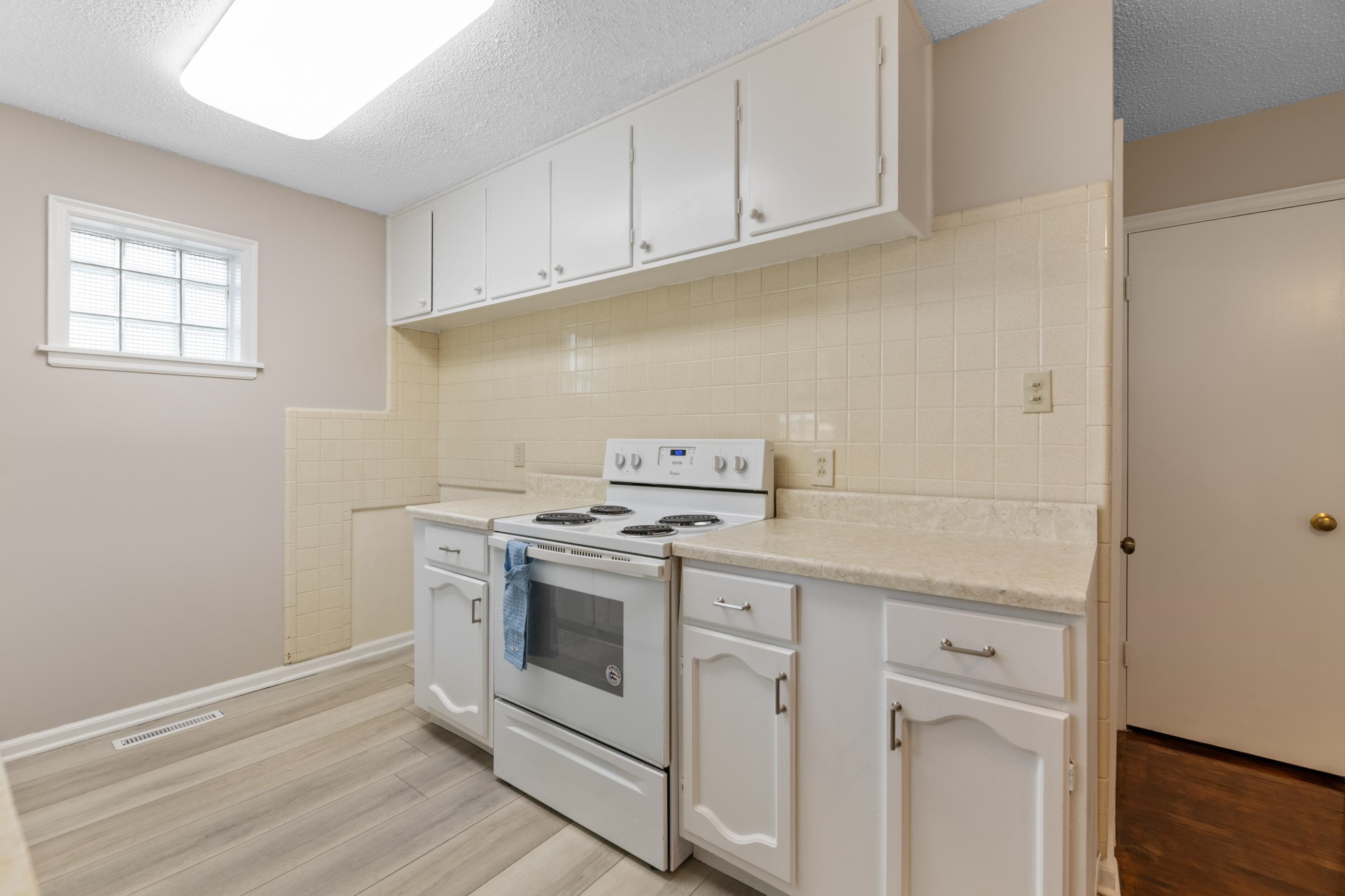 901 S Drury Lane Property Photo 14