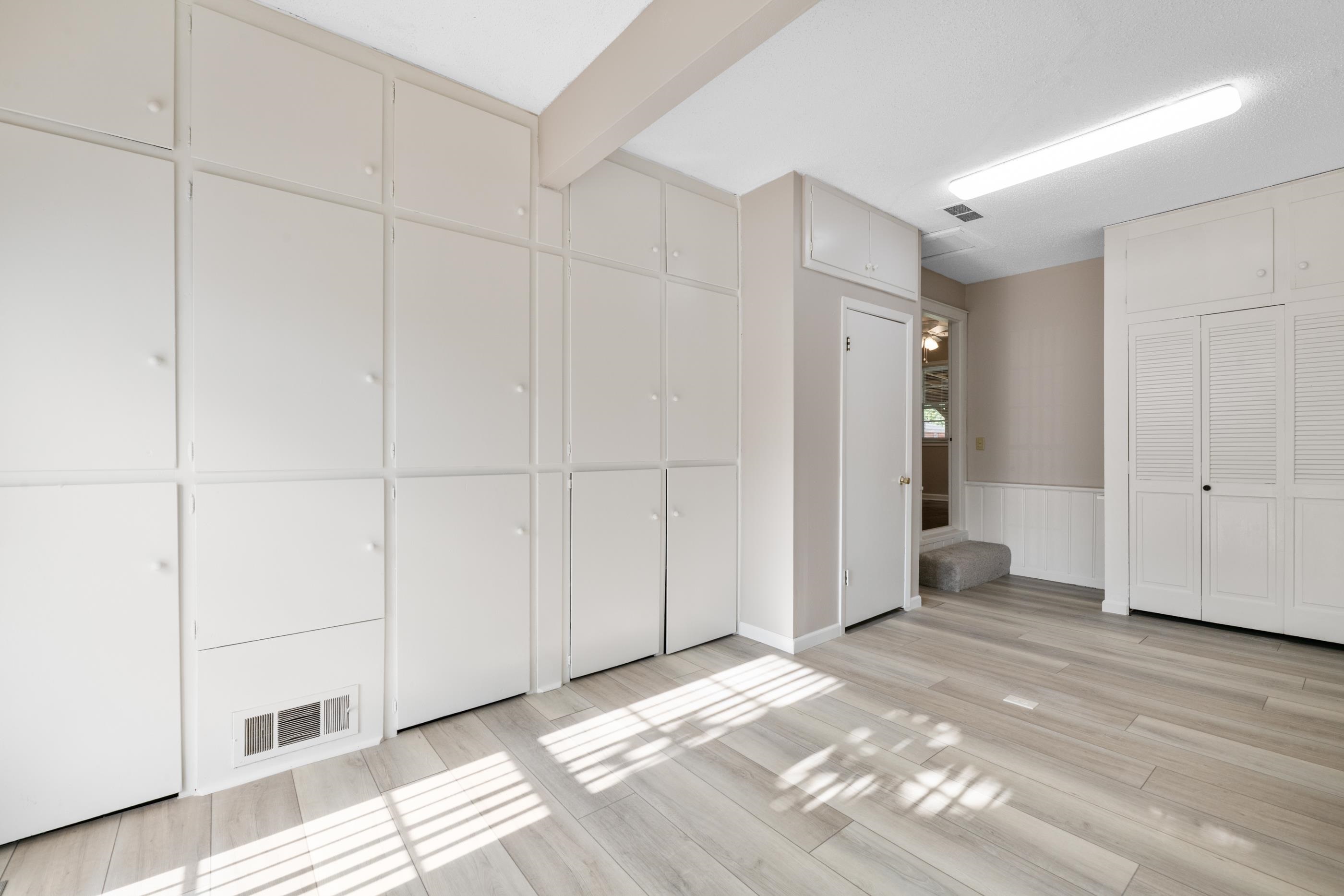 901 S Drury Lane Property Photo 19