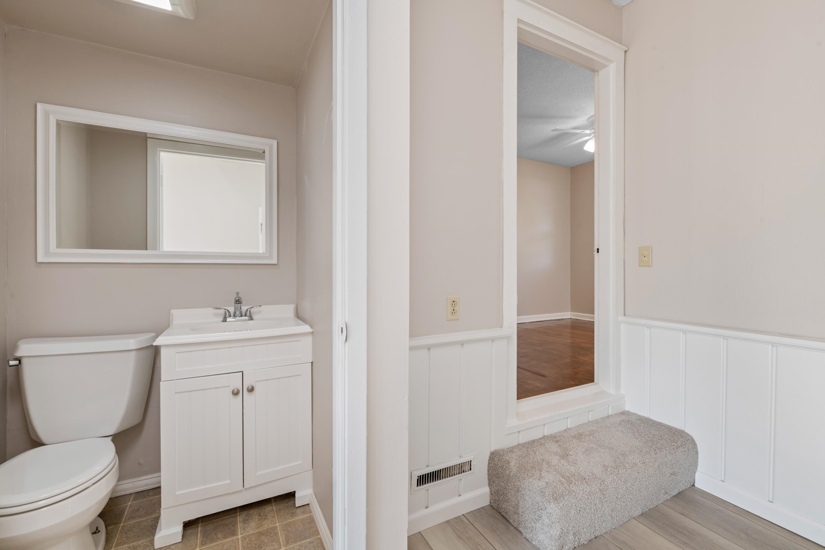 901 S Drury Lane Property Photo 21