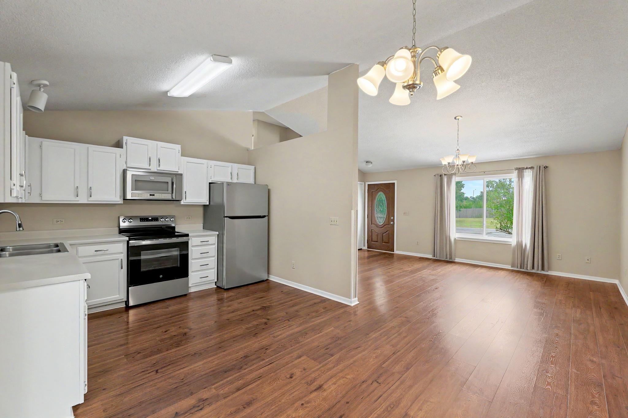 3227 N Longfellow Ct Property Photo 9