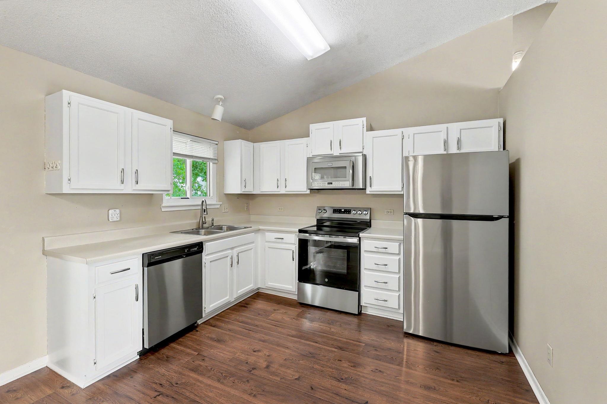 3227 N Longfellow Ct Property Photo 10