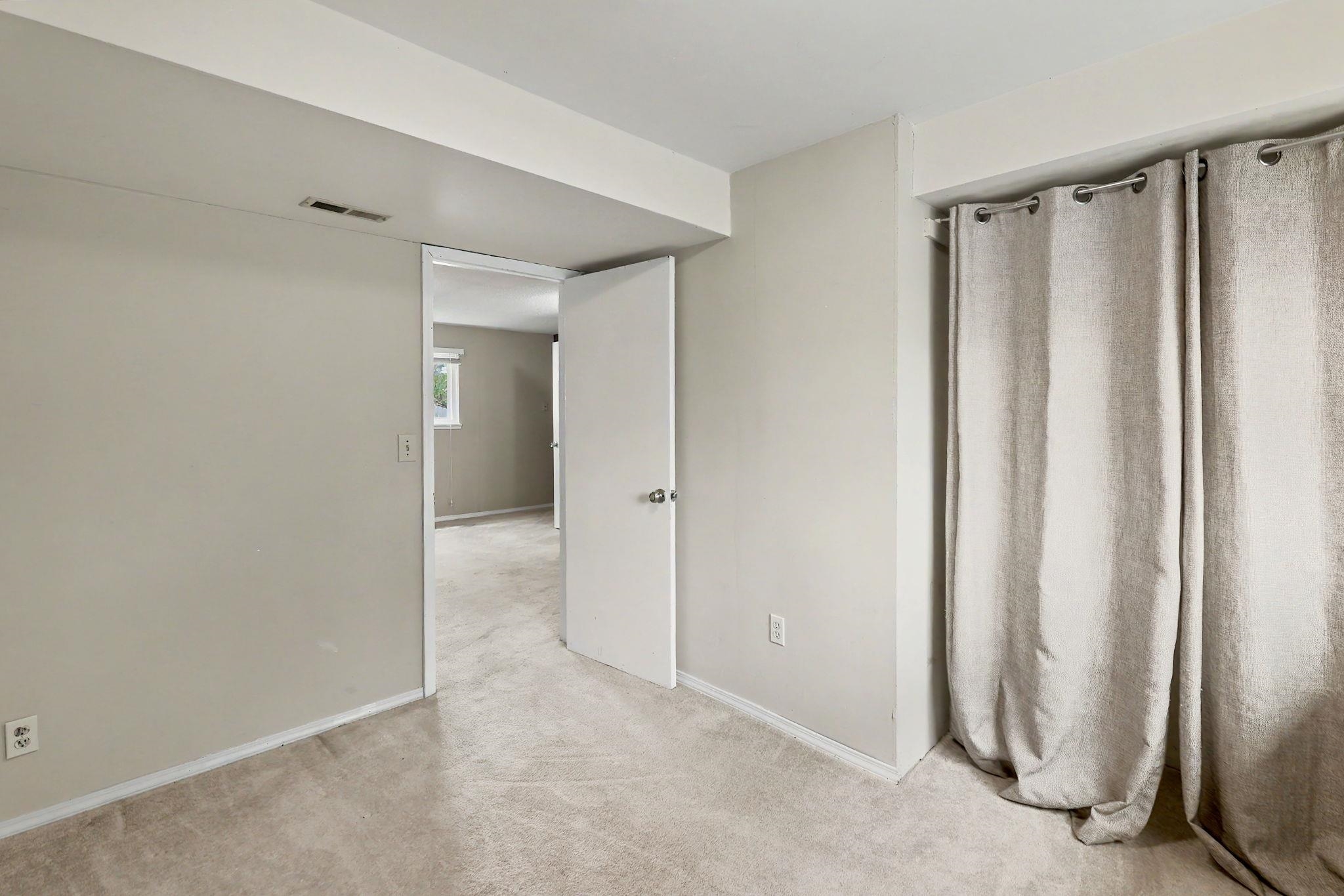 3227 N Longfellow Ct Property Photo 21