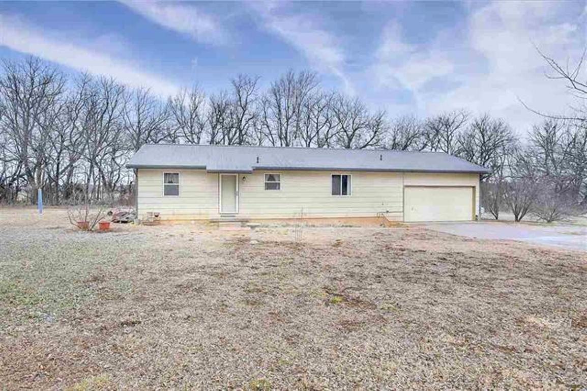 1009 E 8th Property Photo 1