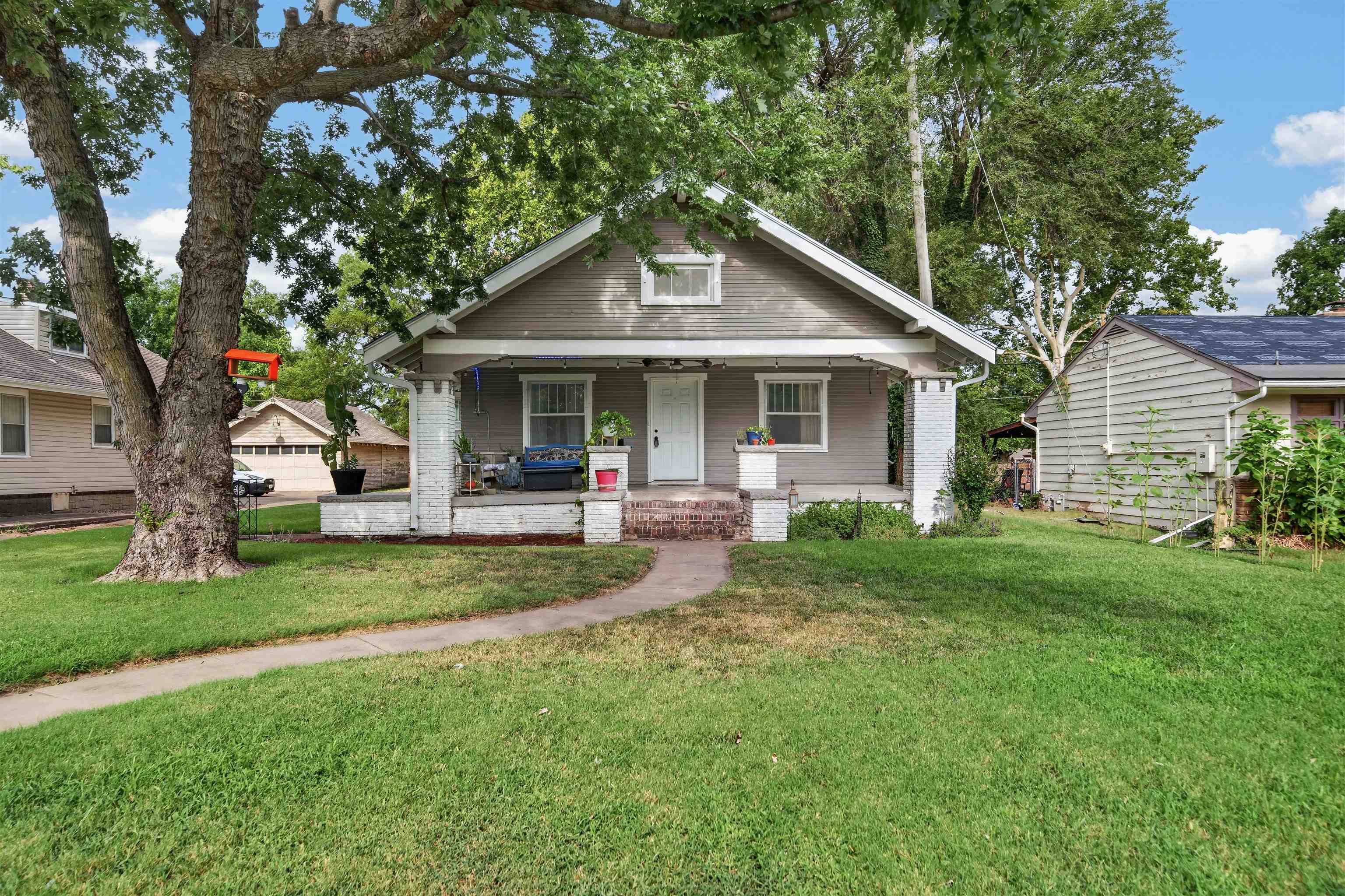 2321 N Monroe Property Photo 1