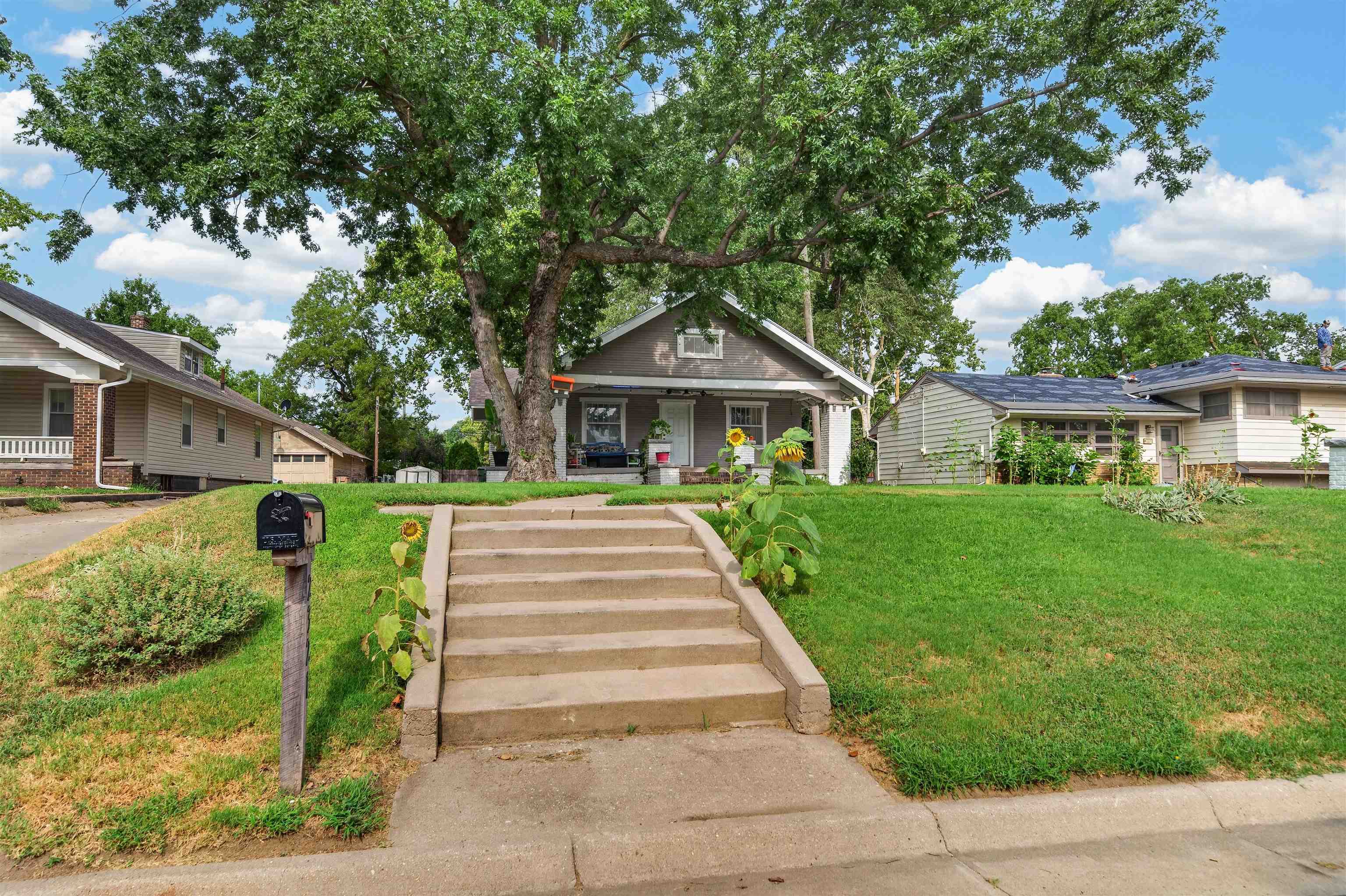 2321 N Monroe Property Photo 2