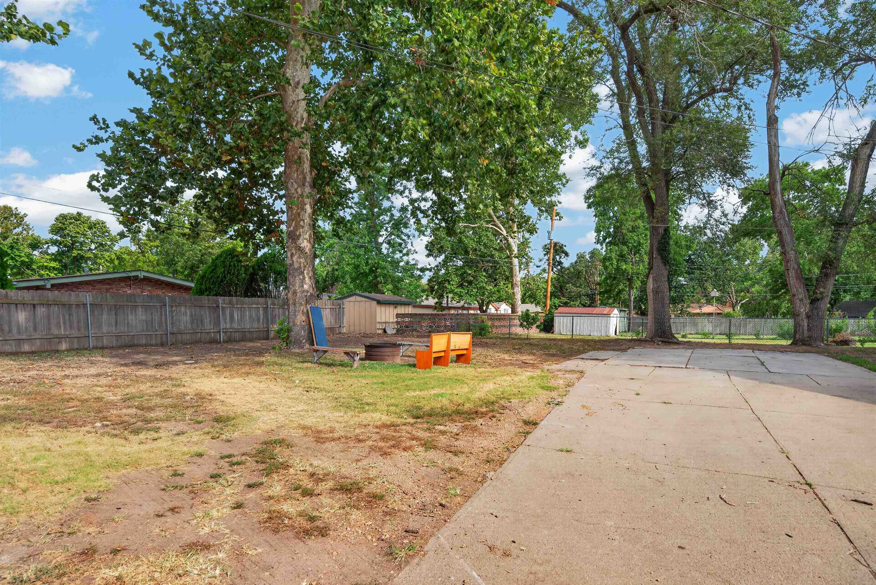 2321 N Monroe Property Photo 31