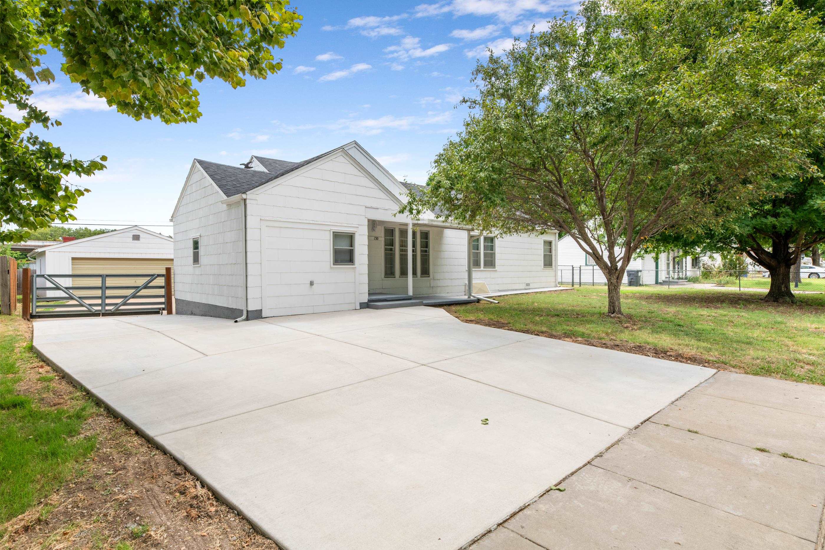 130 S Colorado St Property Photo 2