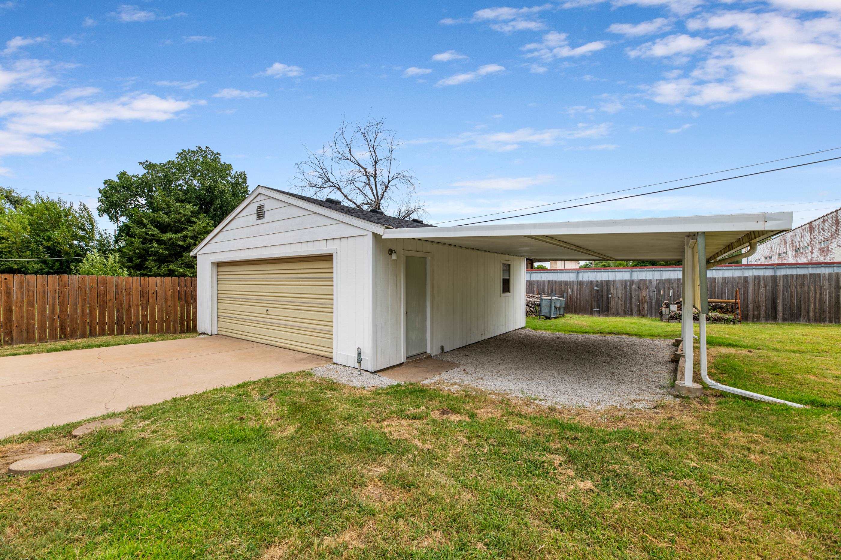 130 S Colorado St Property Photo 7