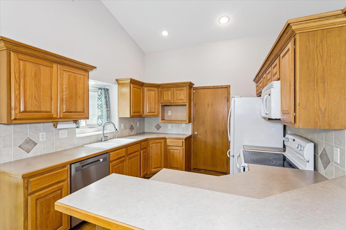 572 N Creek Trail Property Photo 5