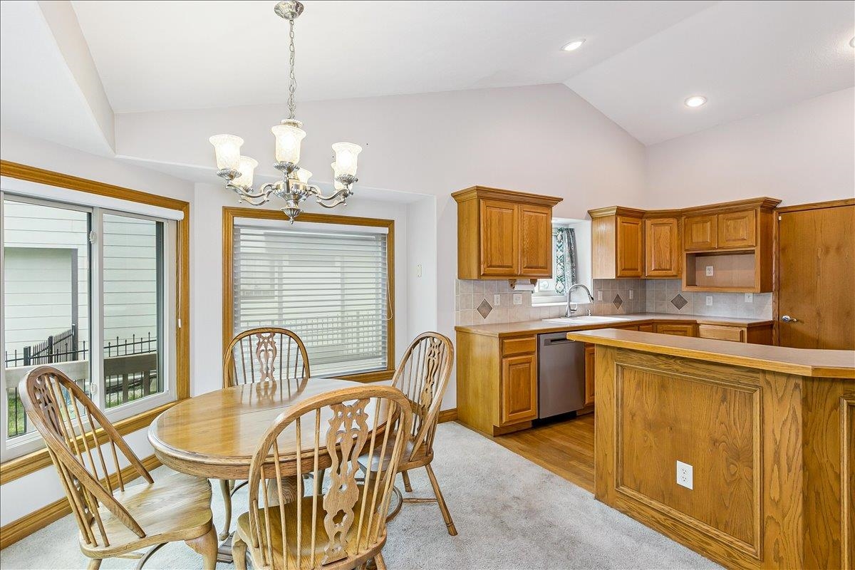 572 N Creek Trail Property Photo 8
