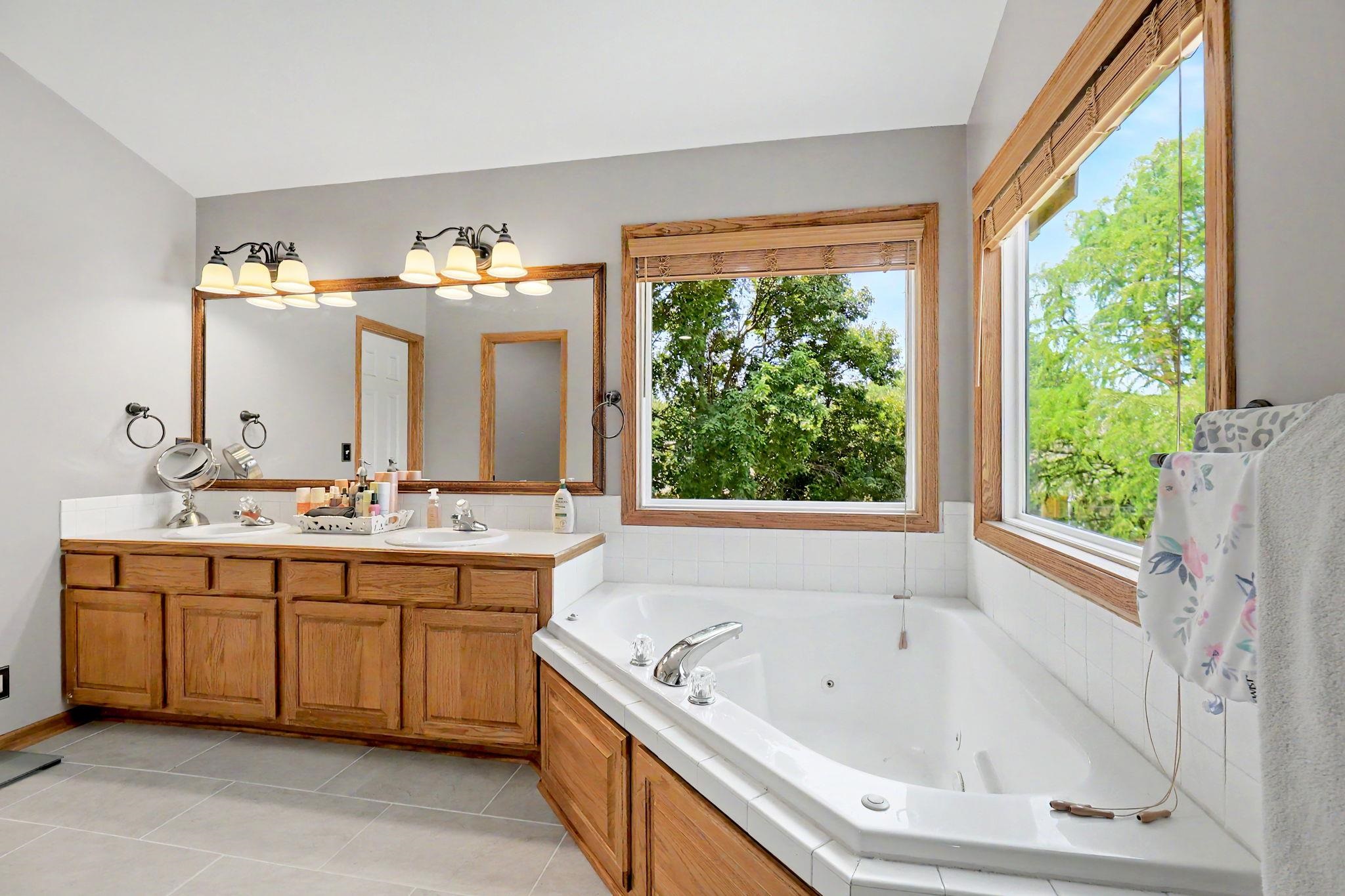1256 N Hickory Creek Ct. Property Photo 21