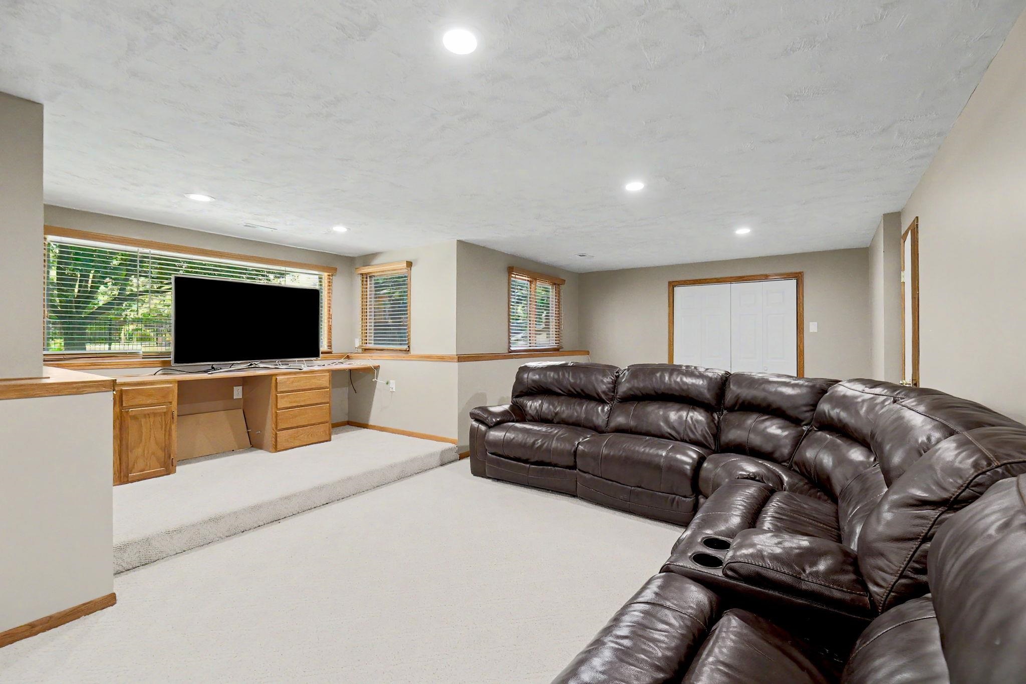 1256 N Hickory Creek Ct. Property Photo 28