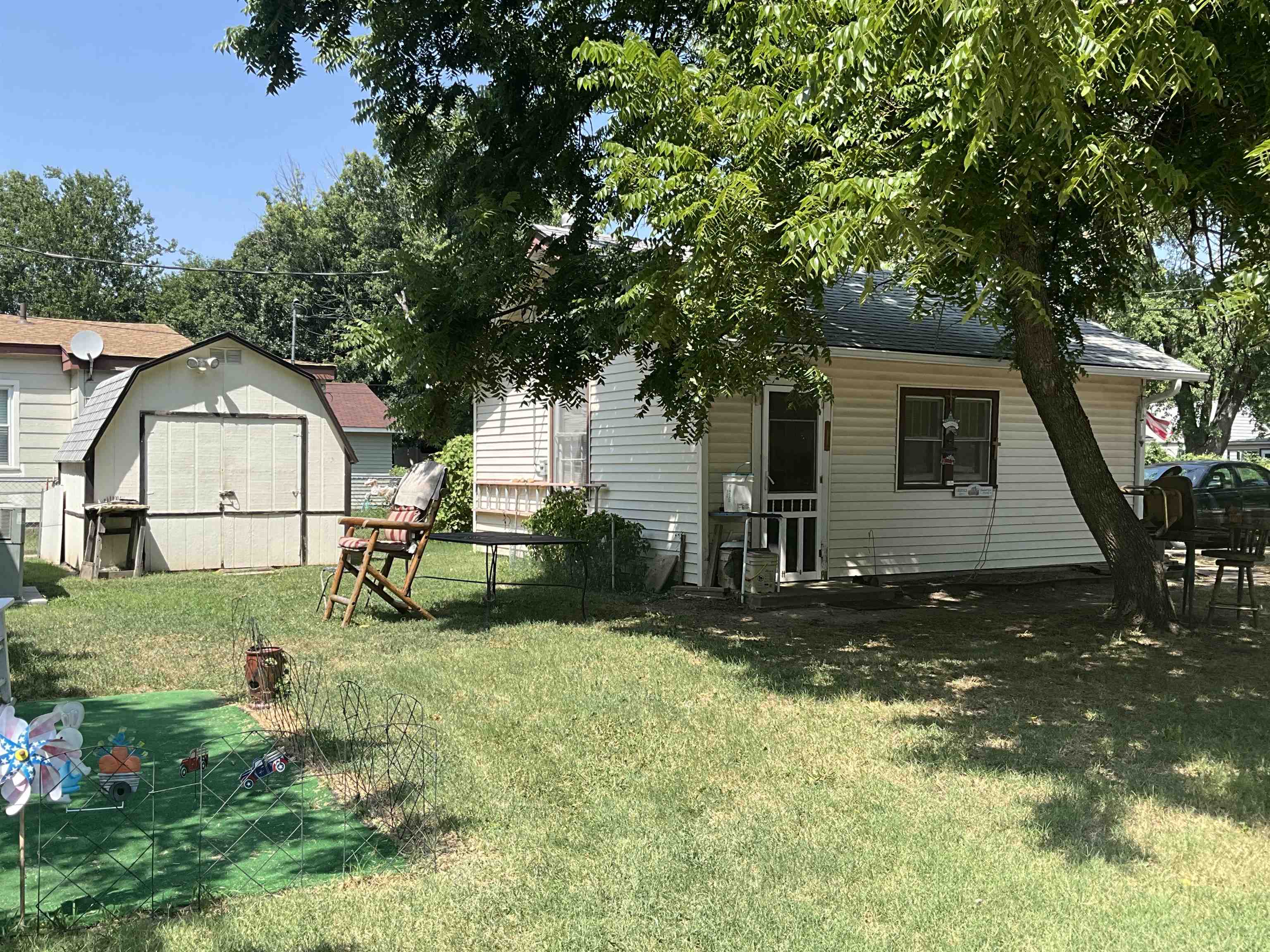 3022 W Elm Property Photo 2