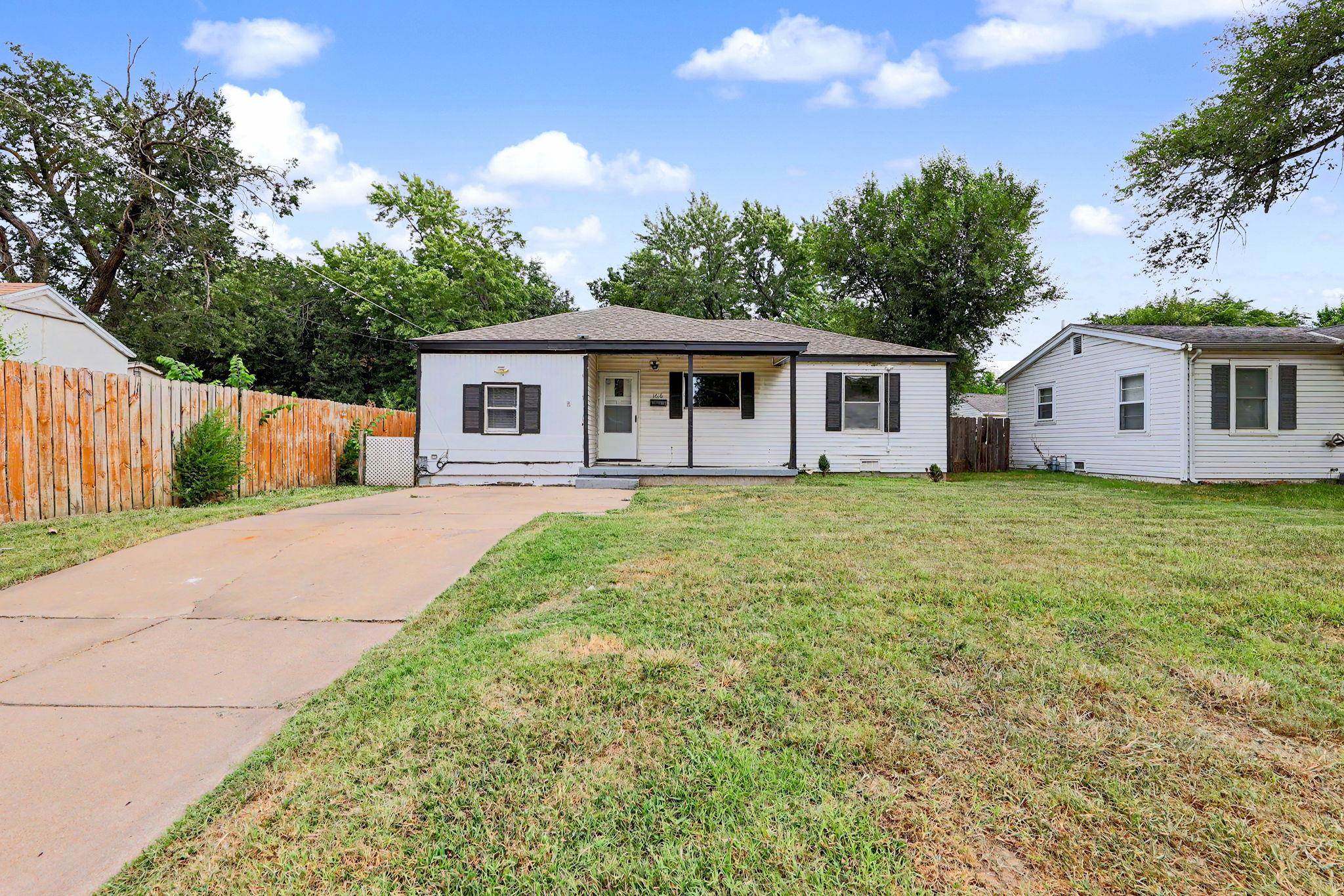 1616 E Funston Property Photo 2