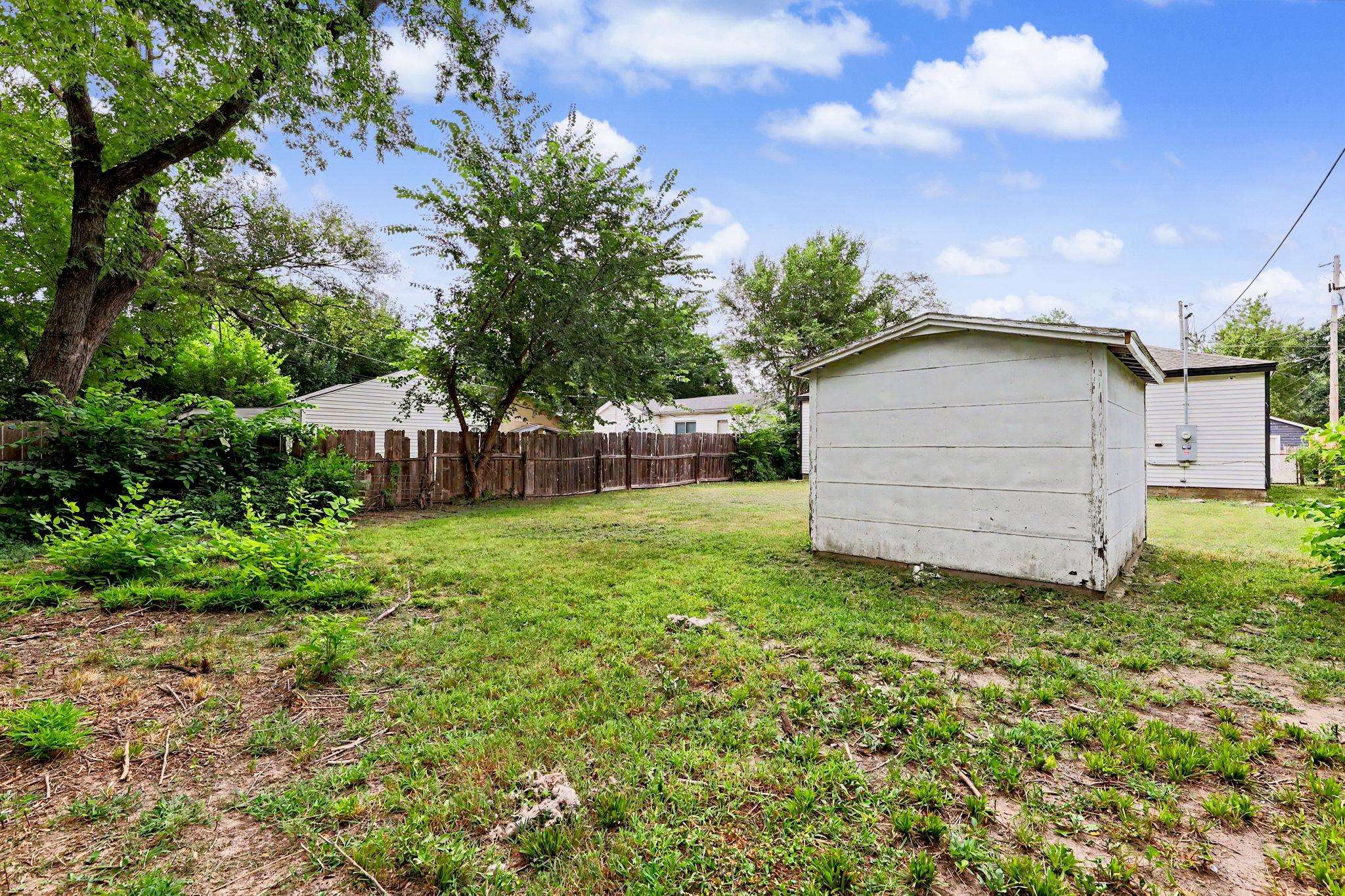 1616 E Funston Property Photo 29