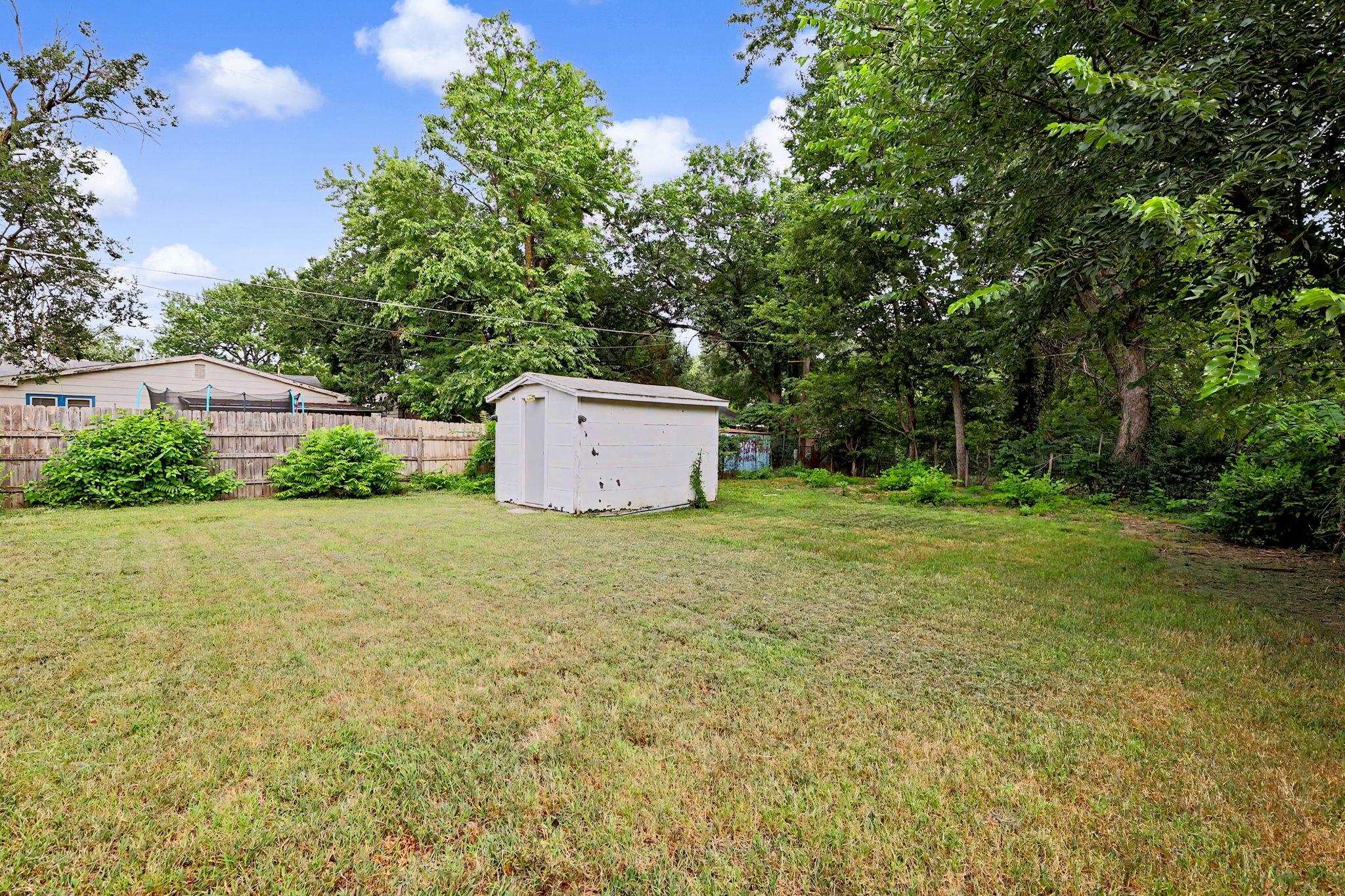 1616 E Funston Property Photo 32