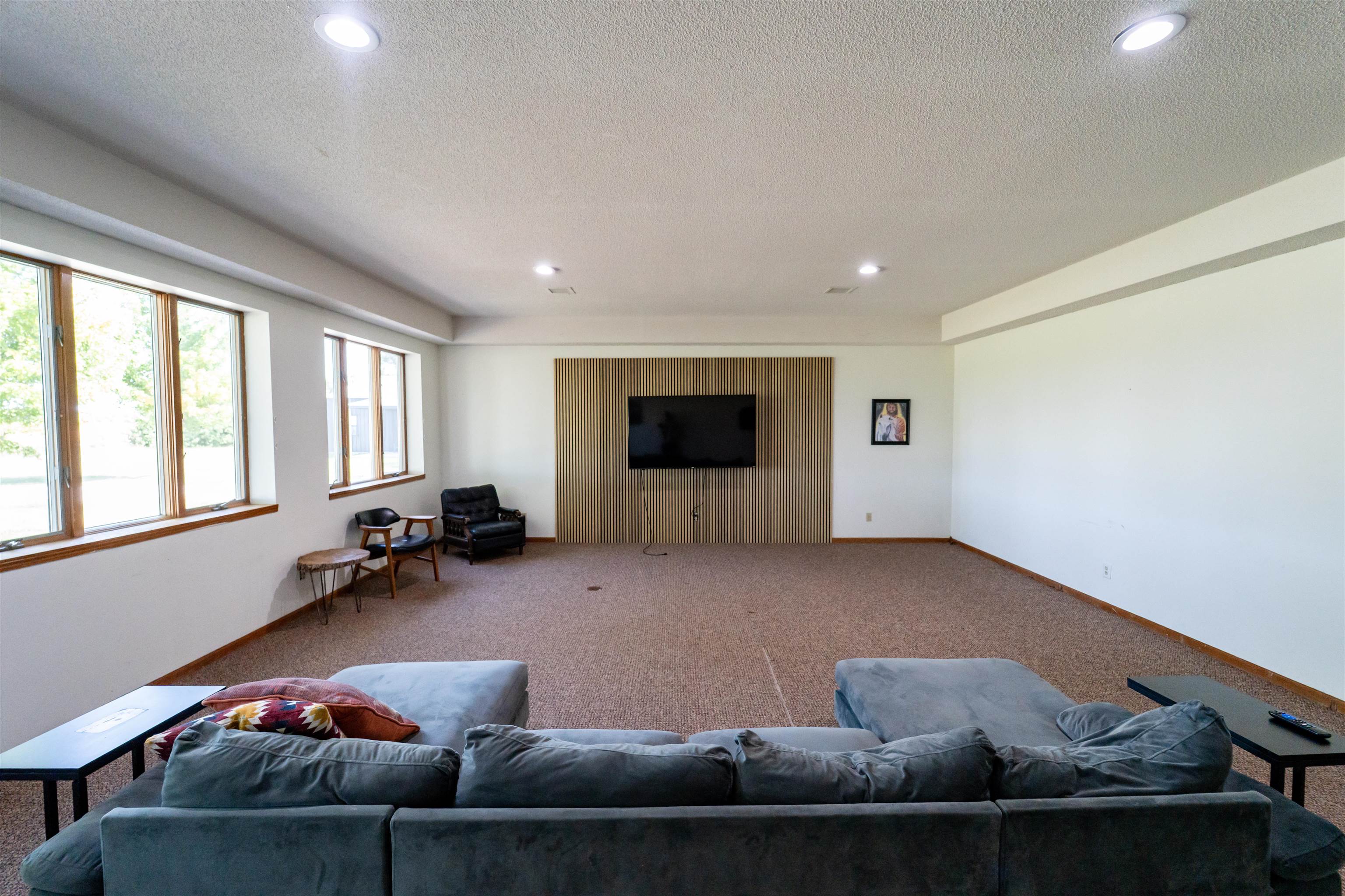 4819 S Hillside Property Photo 13