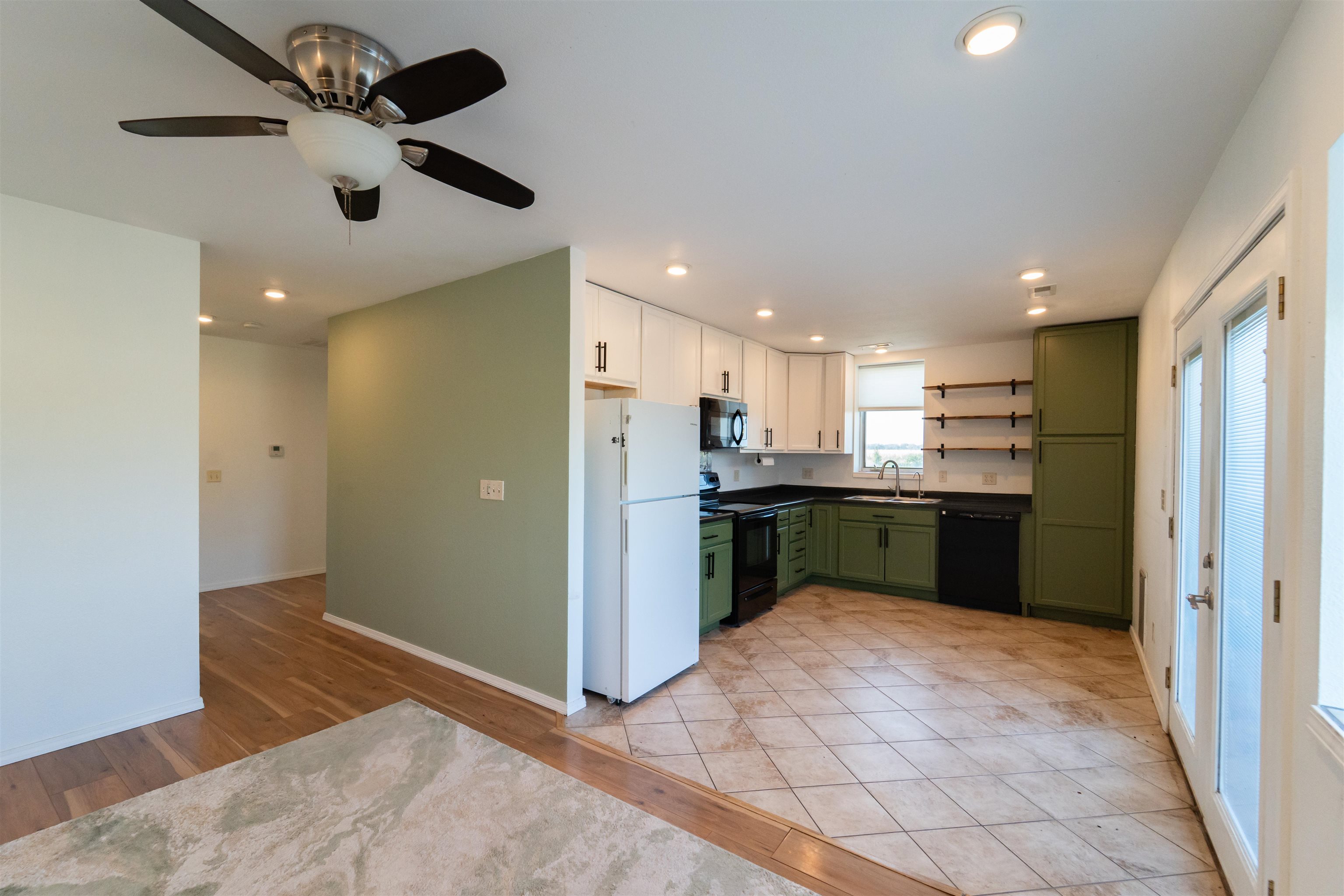 4819 S Hillside Property Photo 30