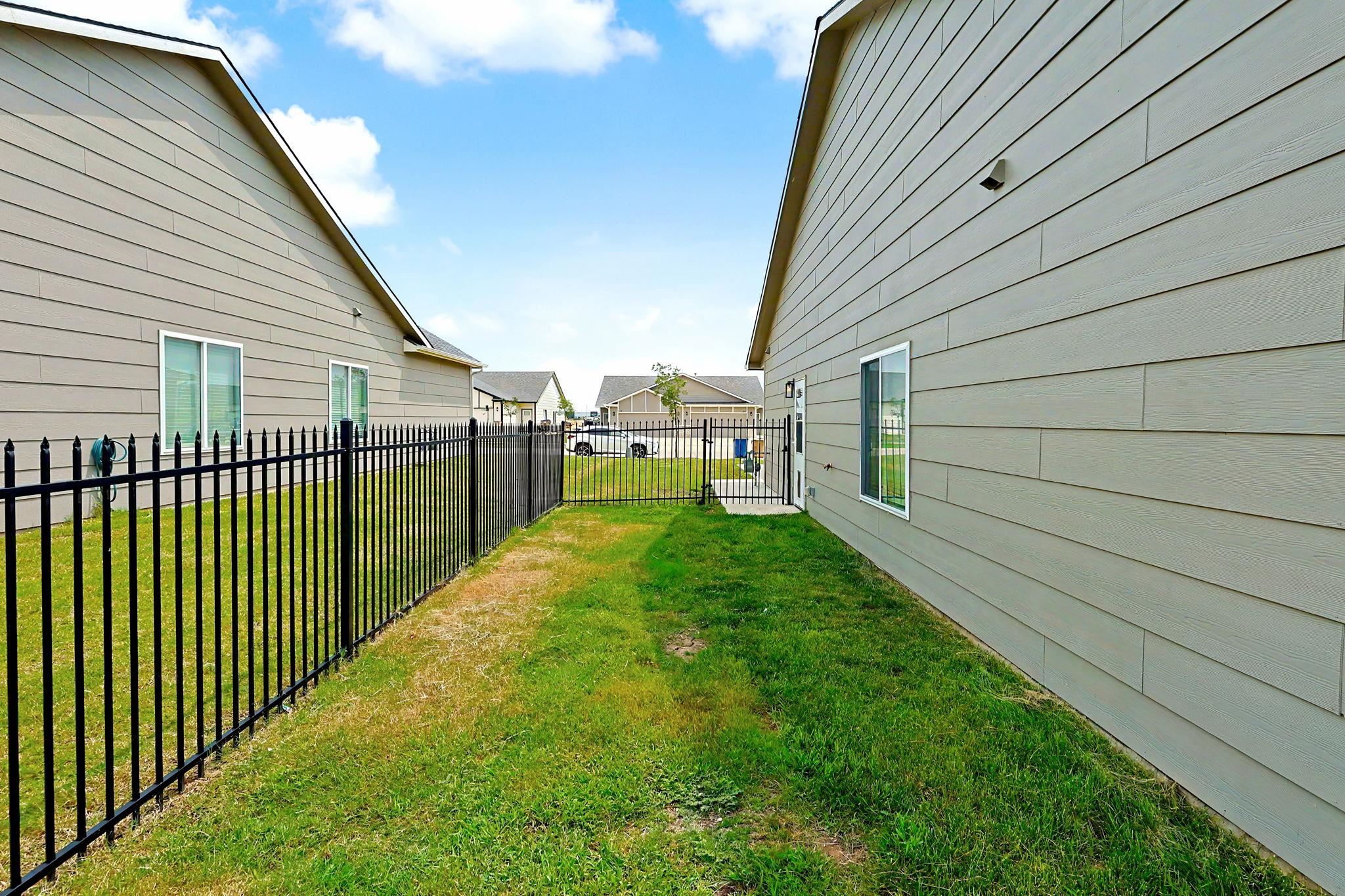 5227-5229 N Cypress St Property Photo 31