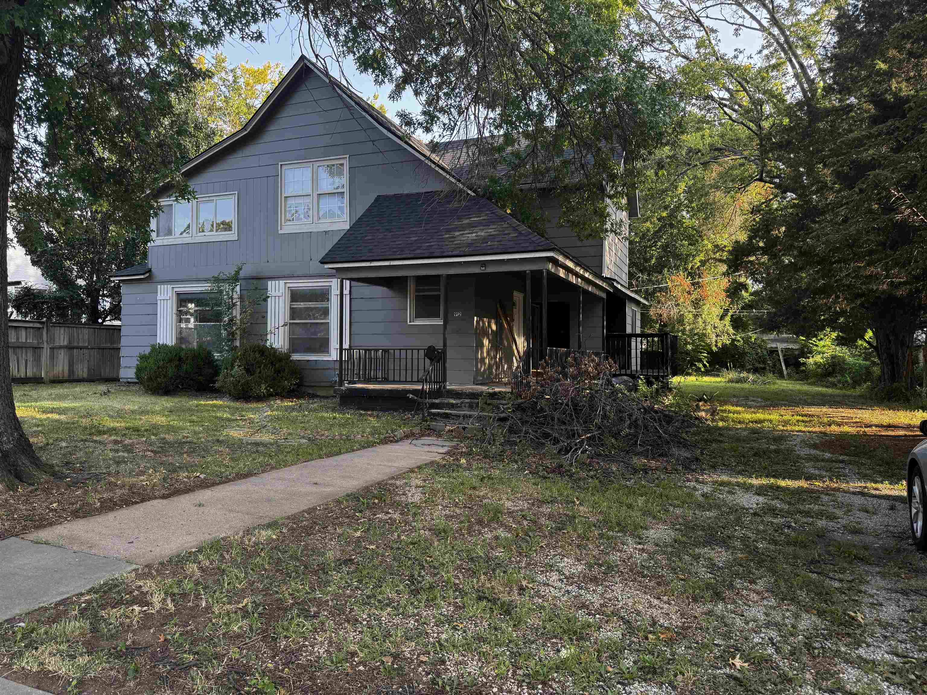 912 W Central Avenue Property Photo 1