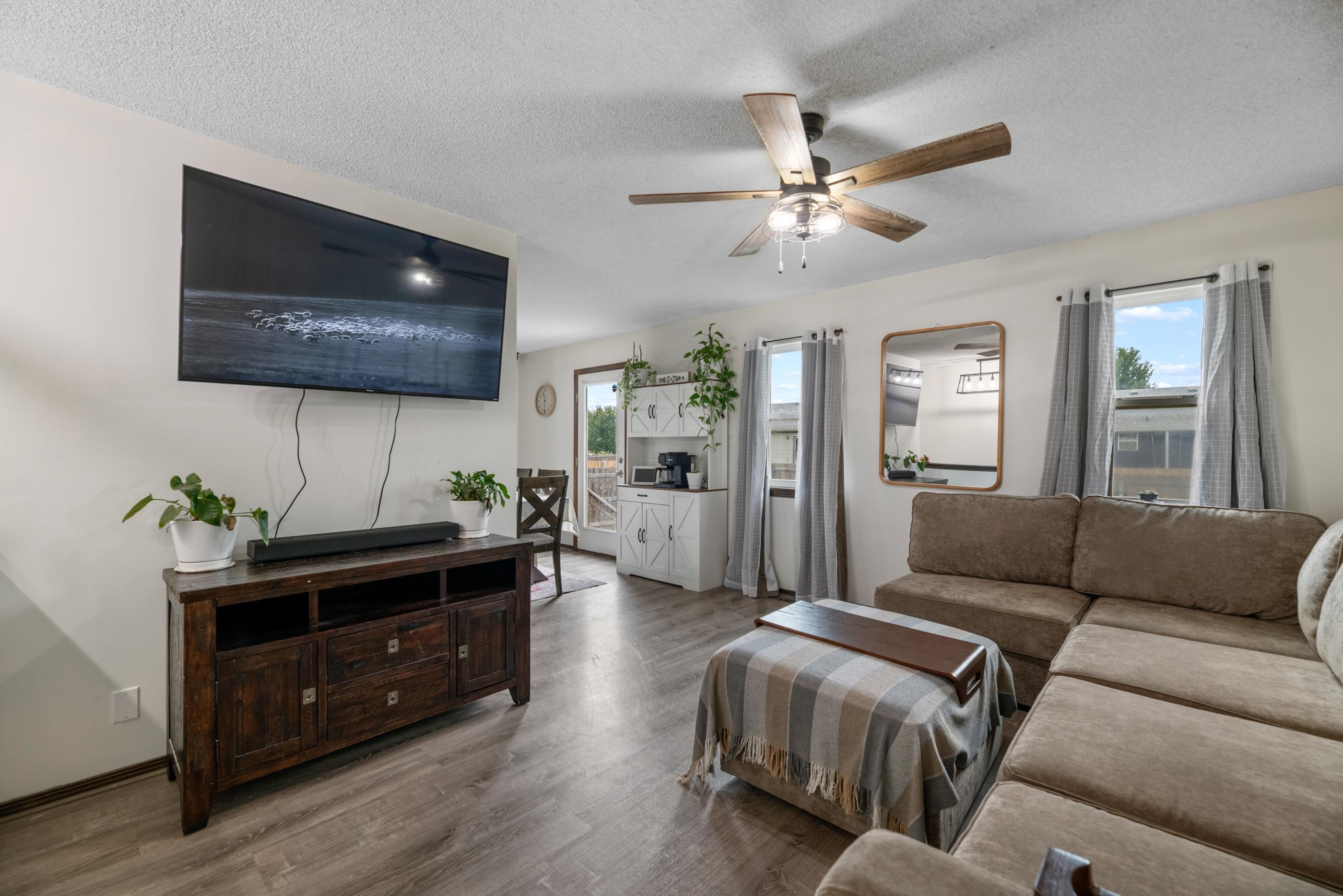 803 N Longview Ct. Property Photo 6