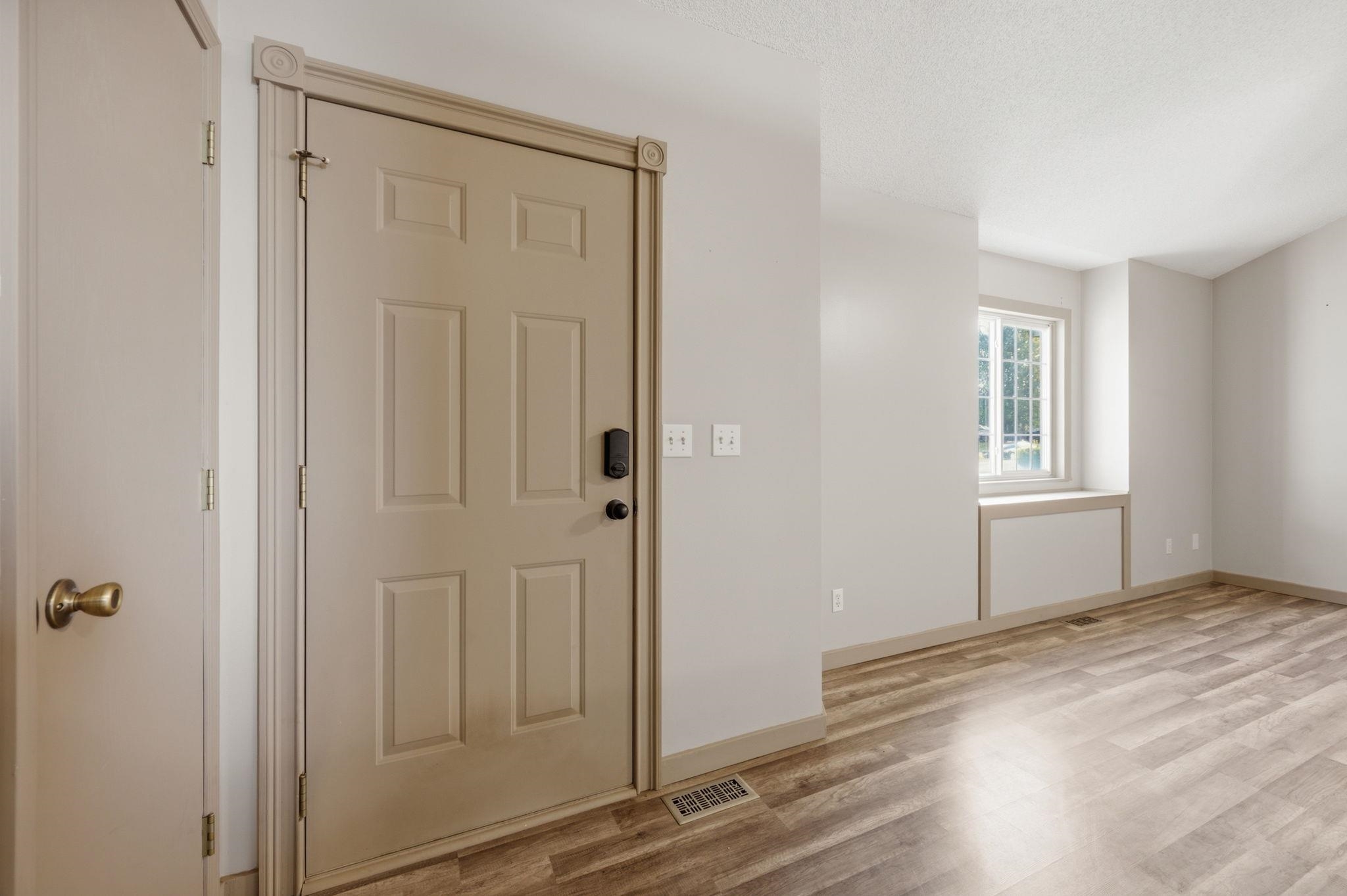 5737 W Georgia Property Photo 6