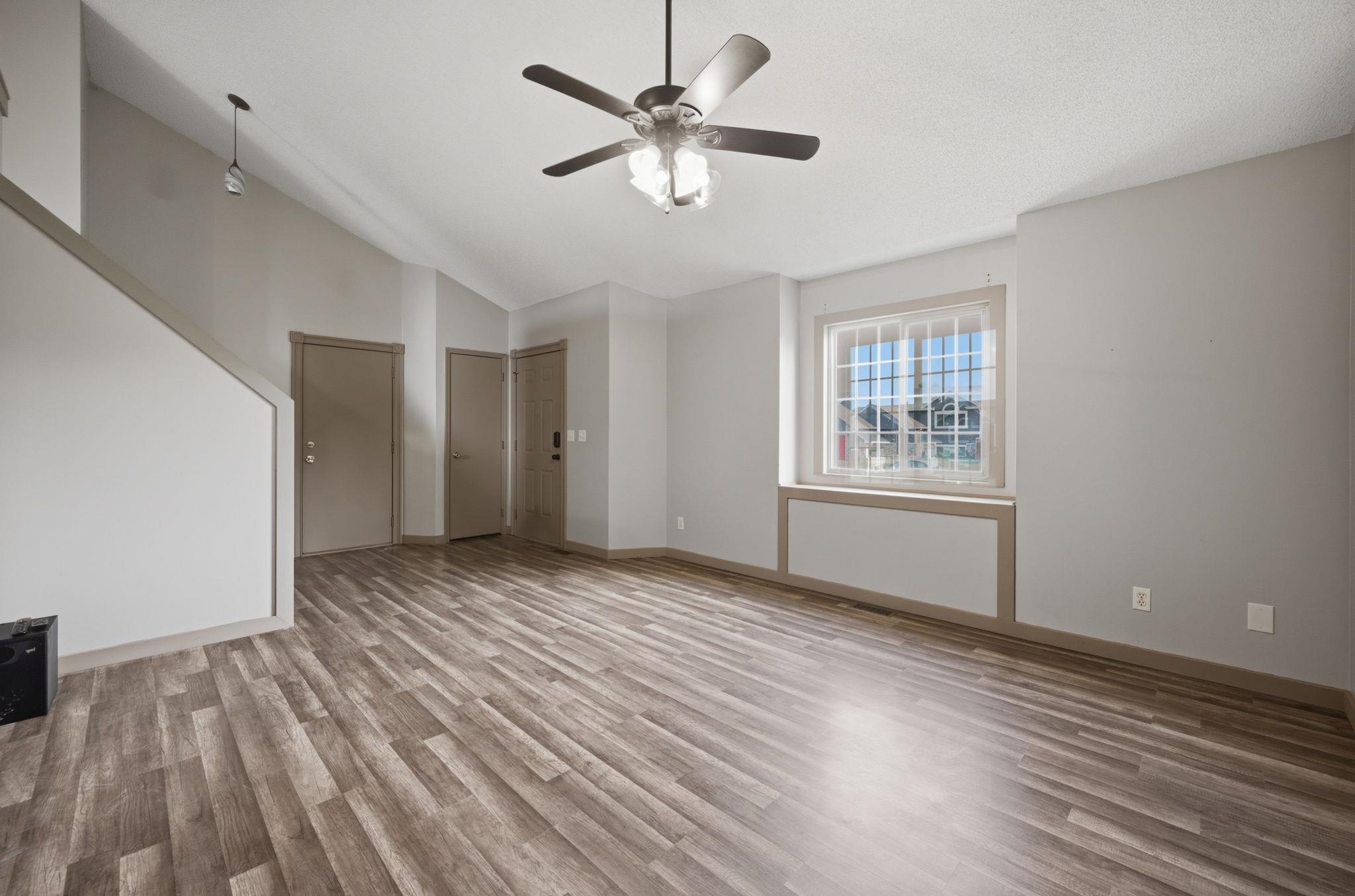 5737 W Georgia Property Photo 9