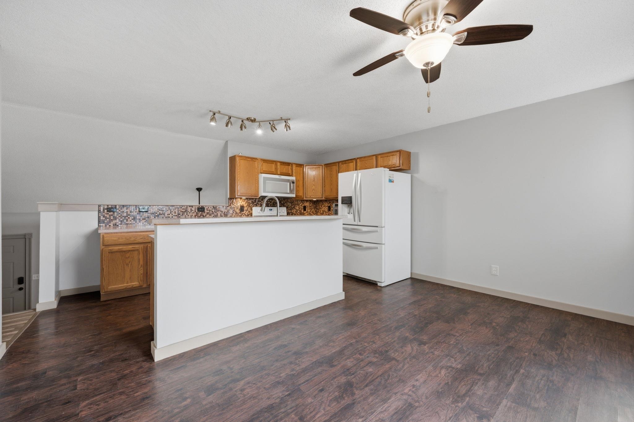 5737 W Georgia Property Photo 10