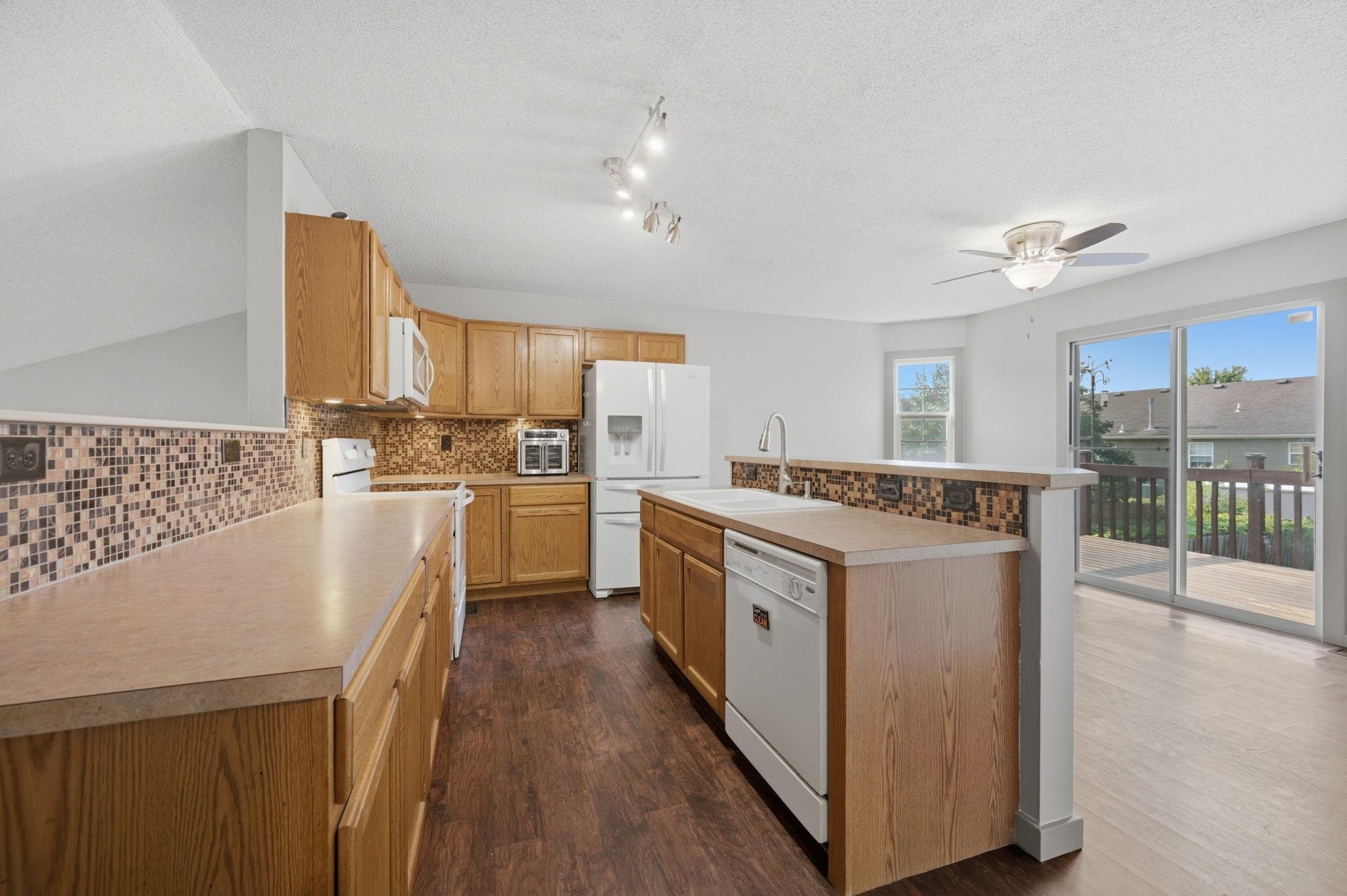 5737 W Georgia Property Photo 12