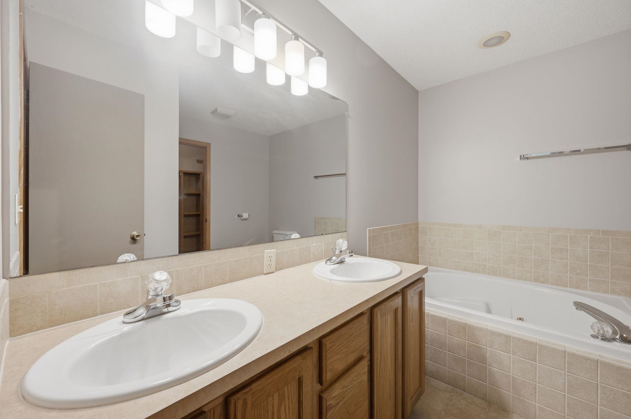 5737 W Georgia Property Photo 21