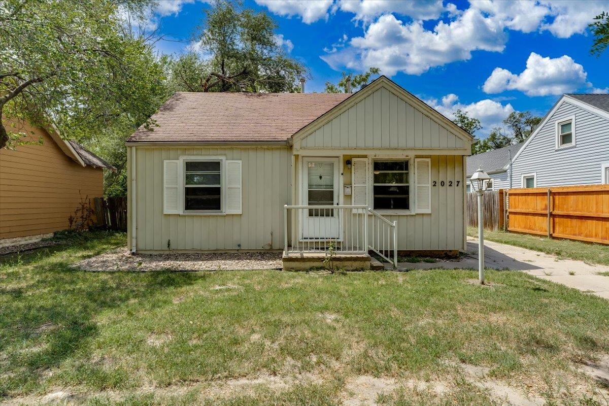 2027 S Gold St Property Photo 1