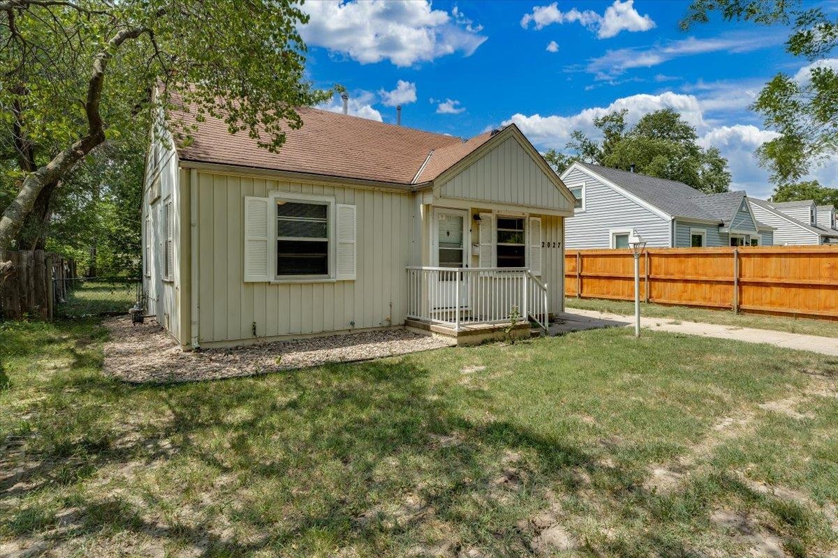 2027 S Gold St Property Photo 2