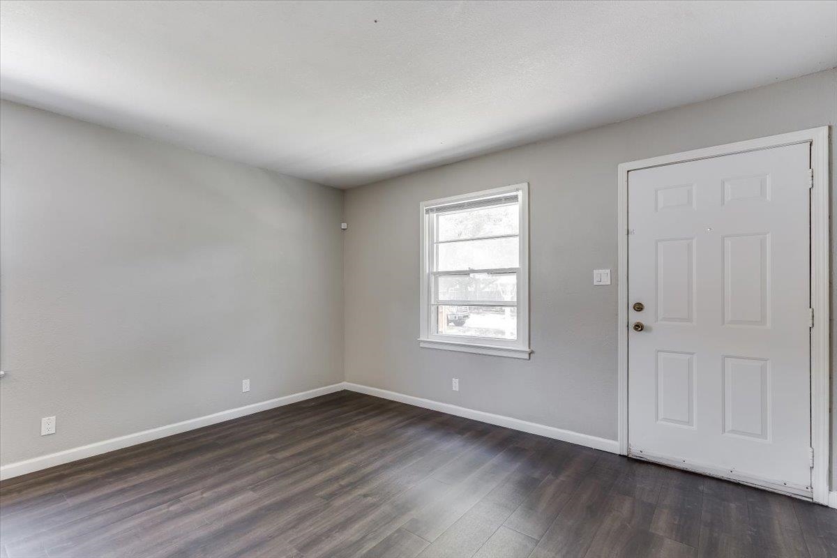 2027 S Gold St Property Photo 7